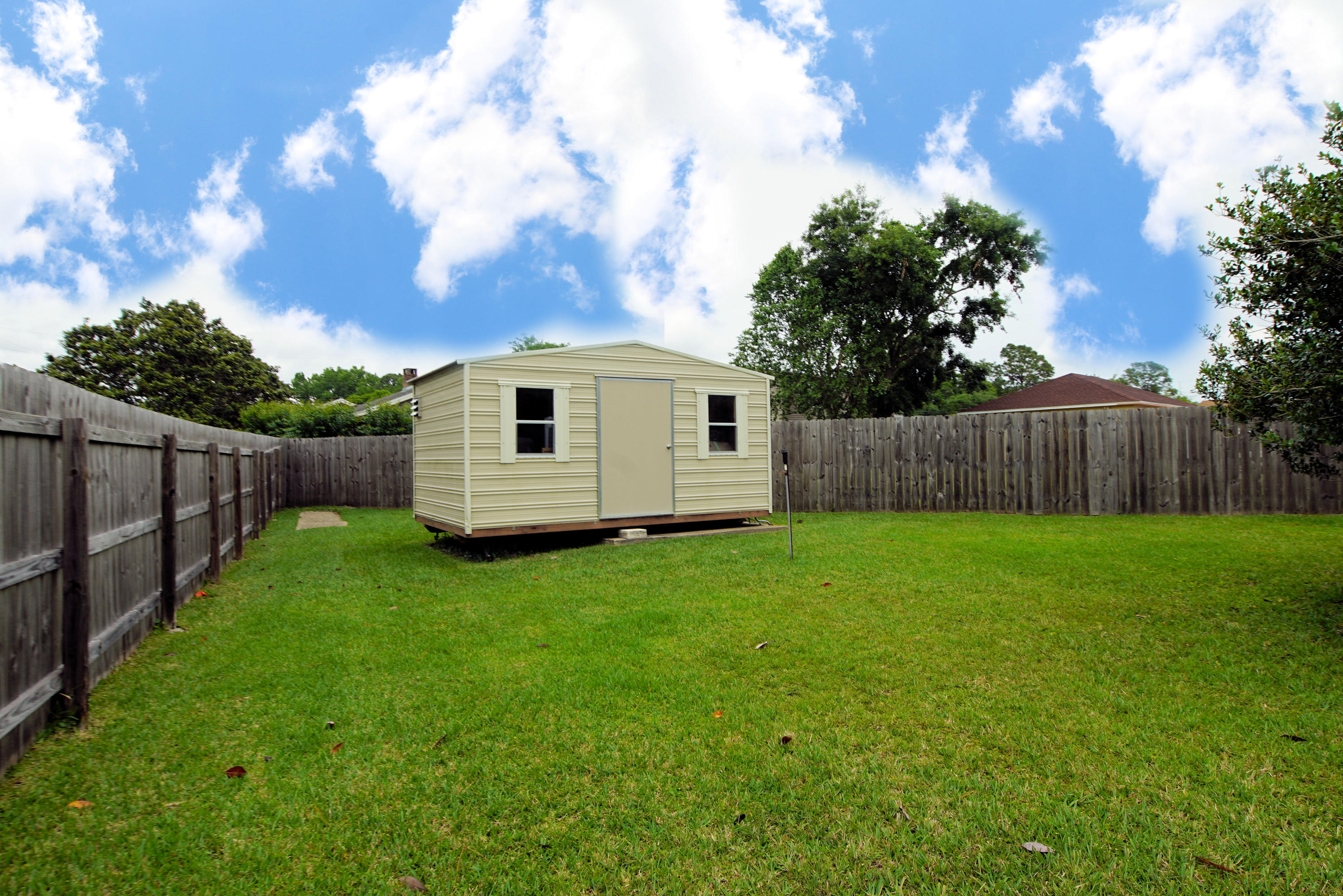 MARY ESTHER MANOR 1ST ADDN - Residential