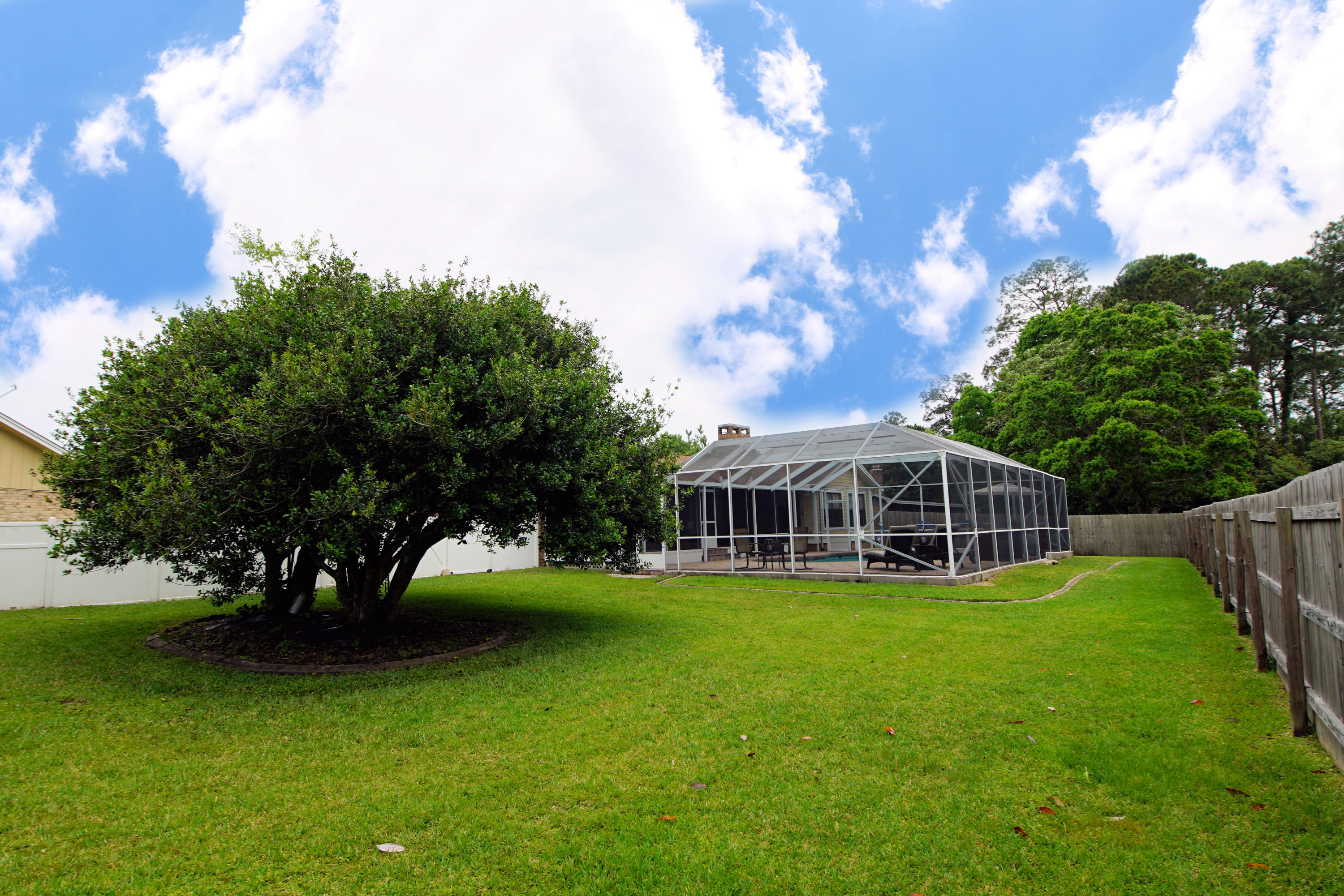 MARY ESTHER MANOR 1ST ADDN - Residential