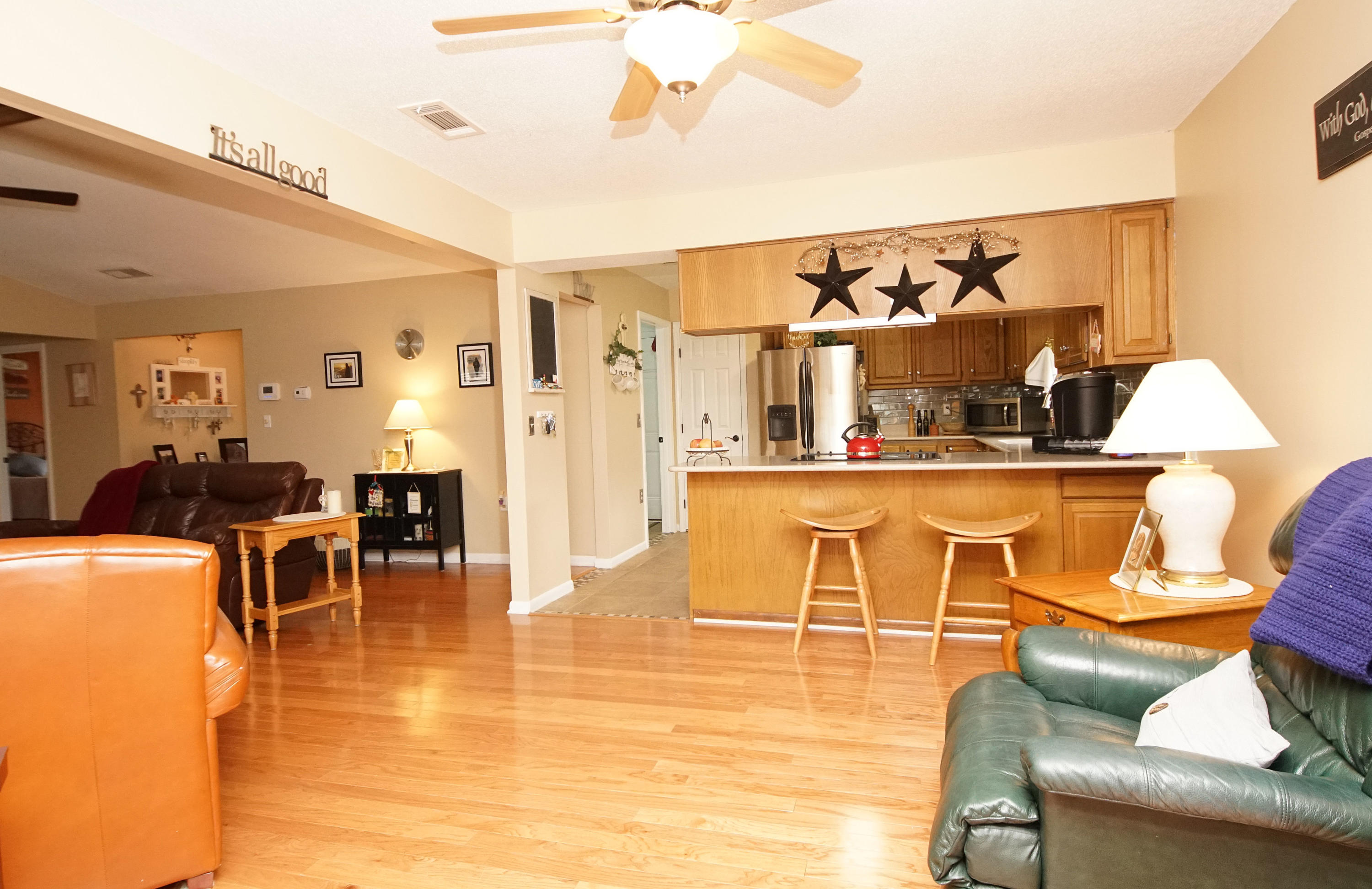 MARY ESTHER MANOR 1ST ADDN - Residential