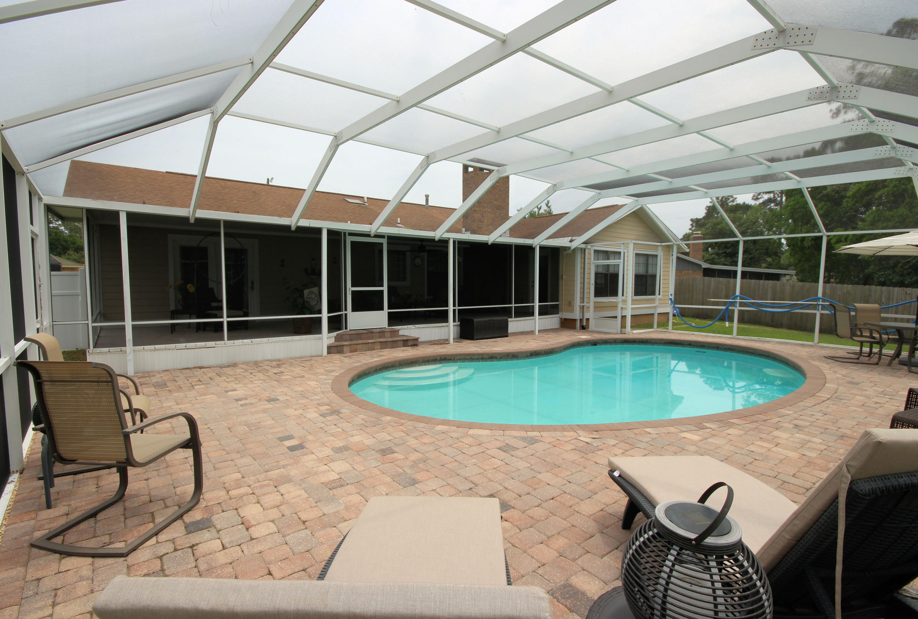 MARY ESTHER MANOR 1ST ADDN - Residential