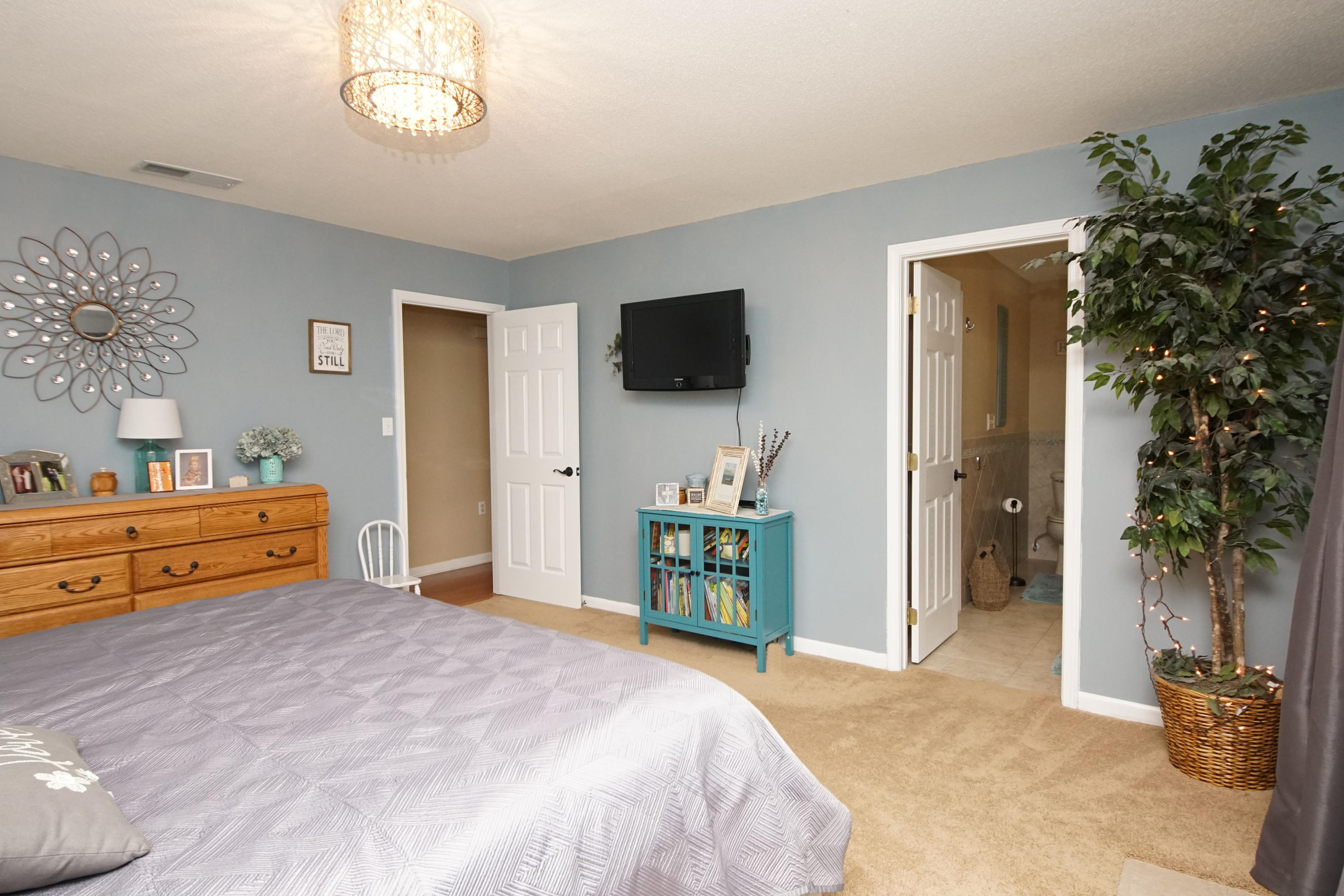 MARY ESTHER MANOR 1ST ADDN - Residential