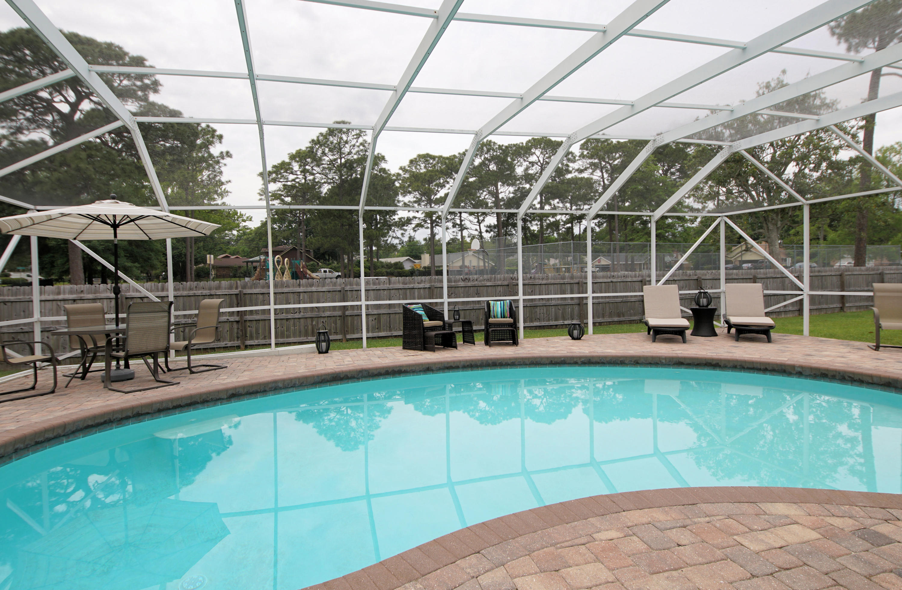 MARY ESTHER MANOR 1ST ADDN - Residential