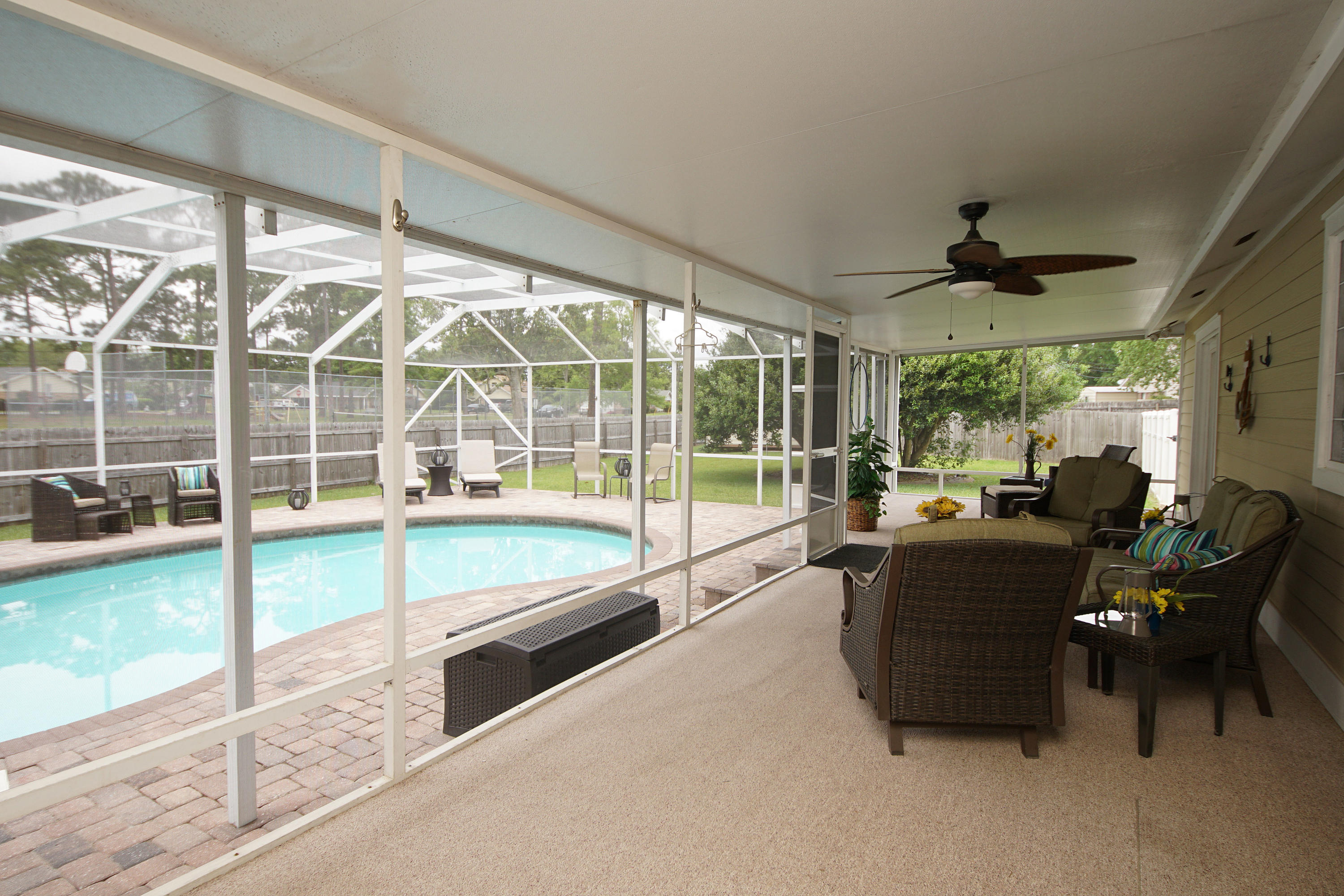 MARY ESTHER MANOR 1ST ADDN - Residential