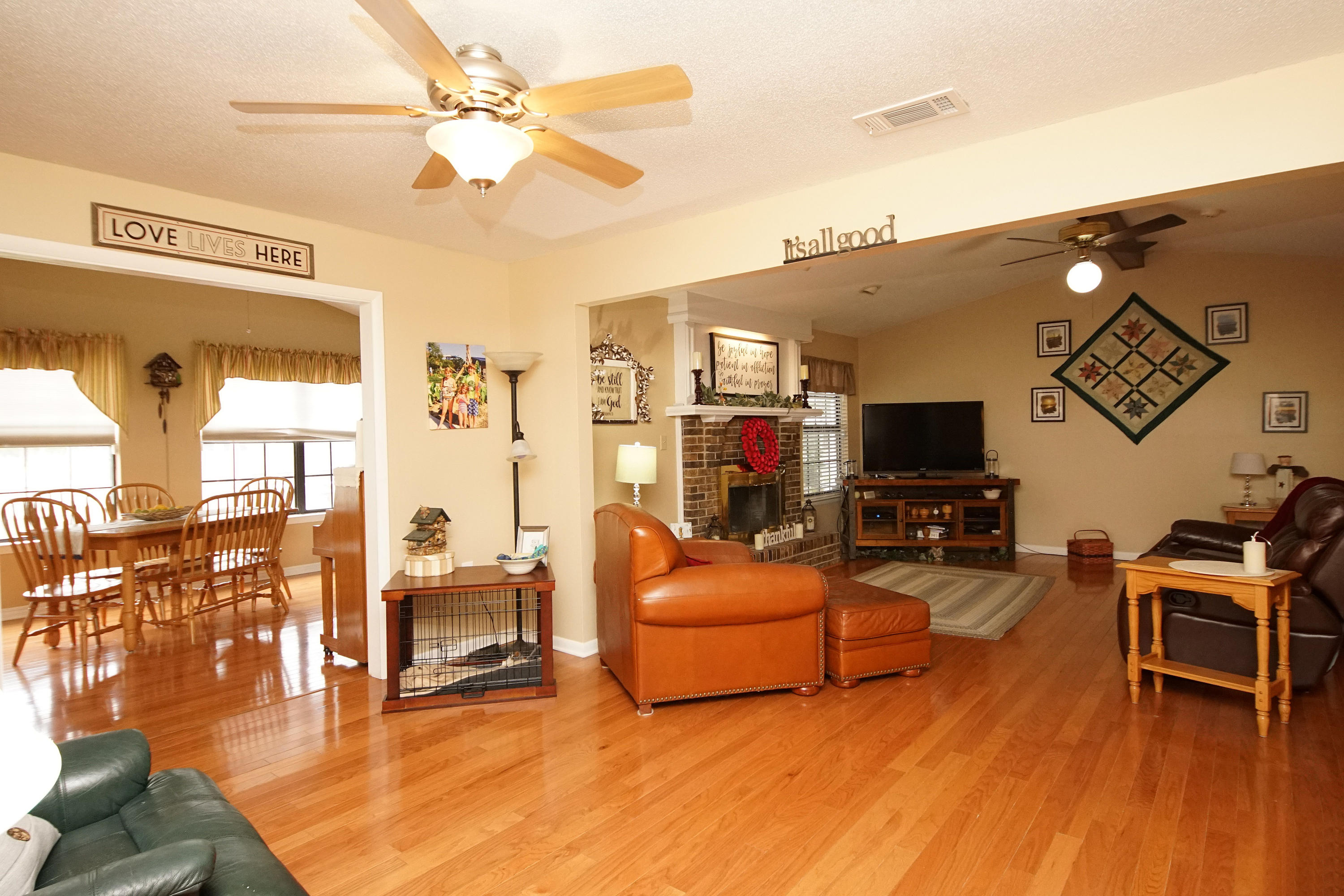 MARY ESTHER MANOR 1ST ADDN - Residential