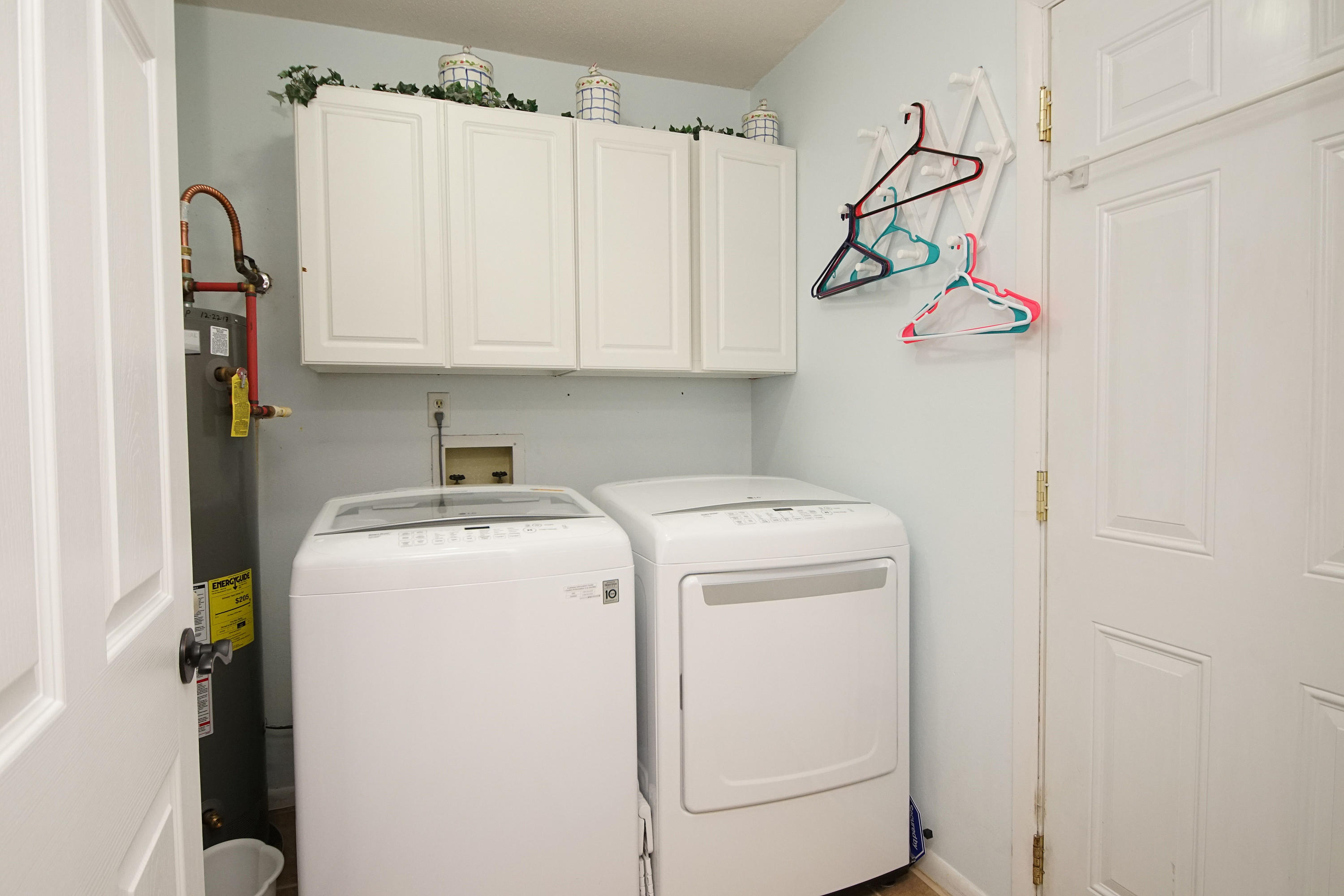 MARY ESTHER MANOR 1ST ADDN - Residential