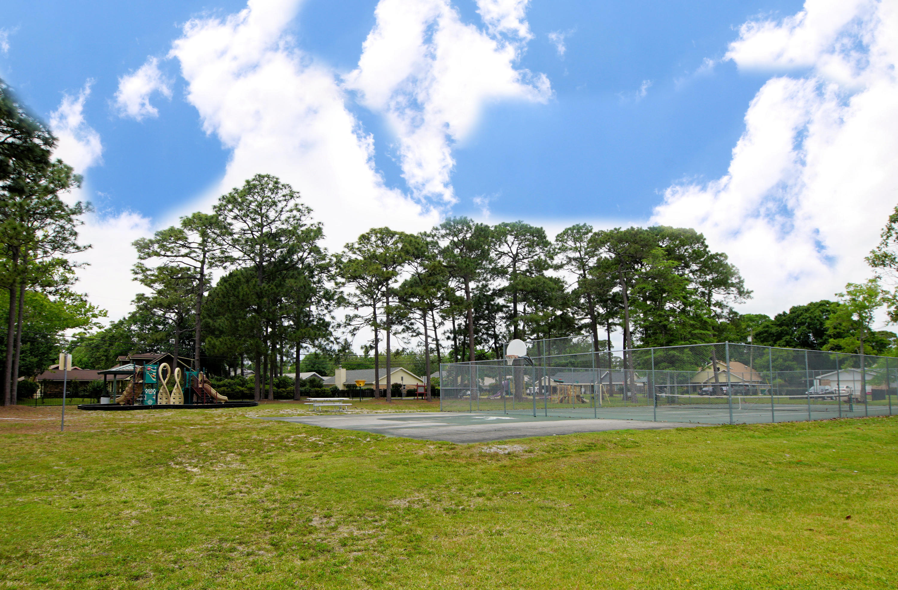 MARY ESTHER MANOR 1ST ADDN - Residential