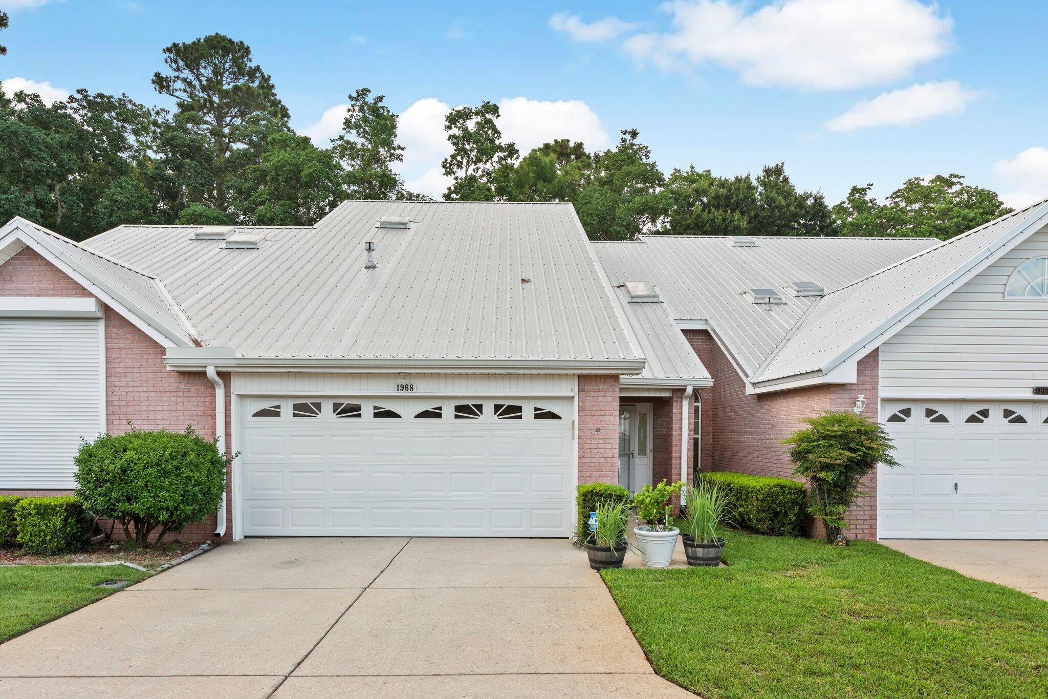 NORTHRIDGE - Residential