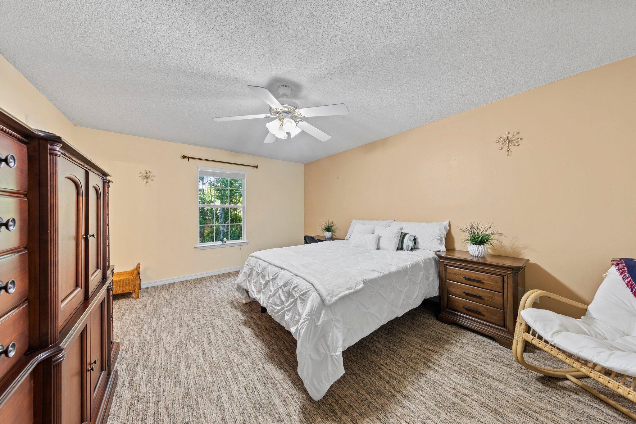 NORTHRIDGE - Residential