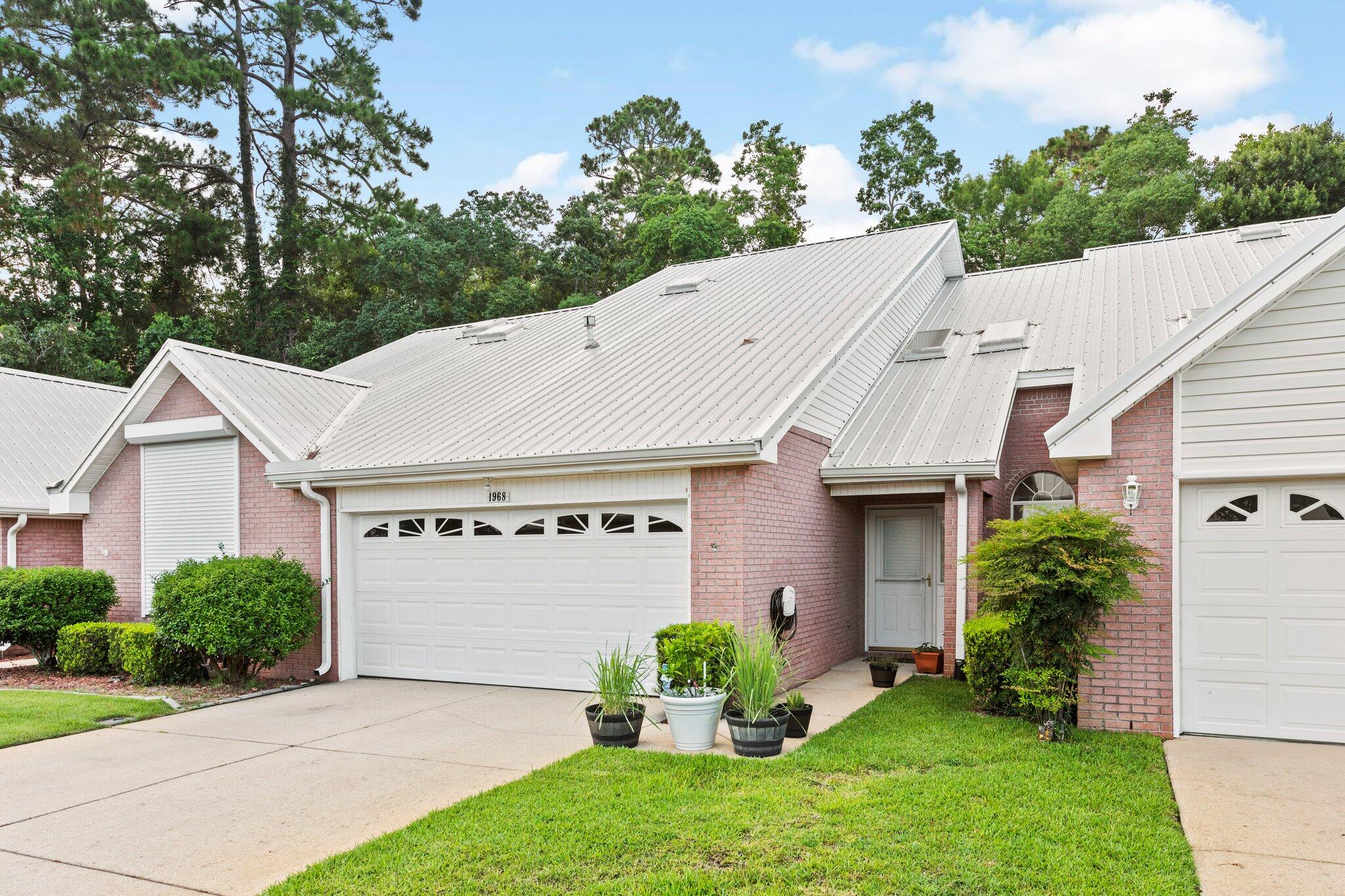 NORTHRIDGE - Residential