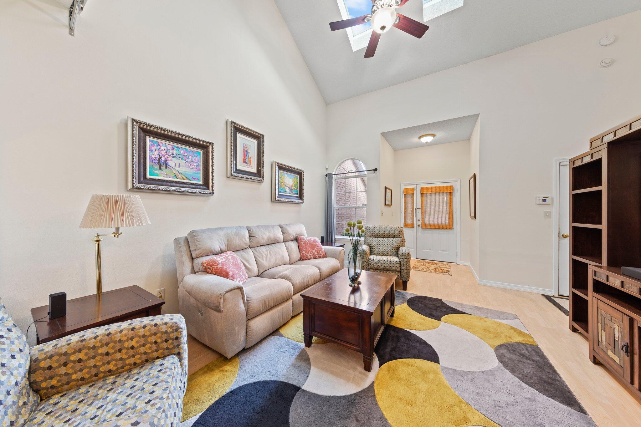 NORTHRIDGE - Residential