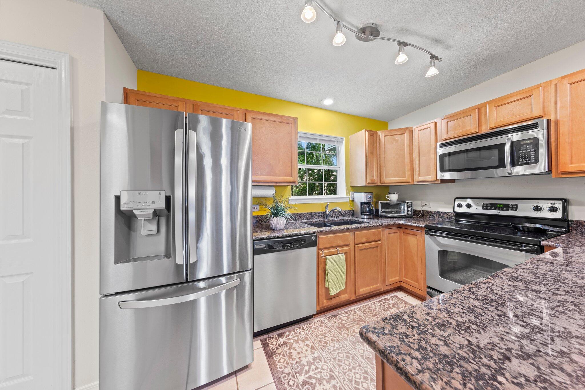 NORTHRIDGE - Residential