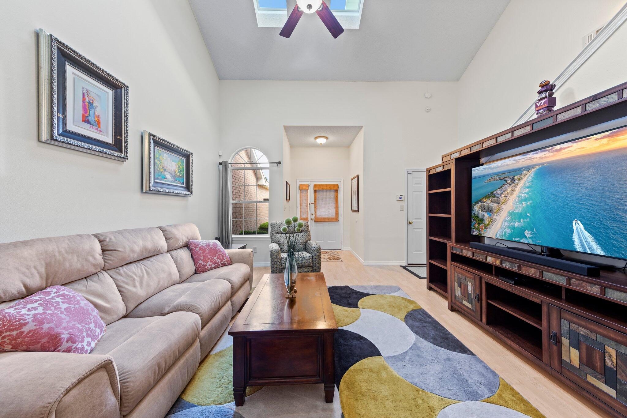 NORTHRIDGE - Residential