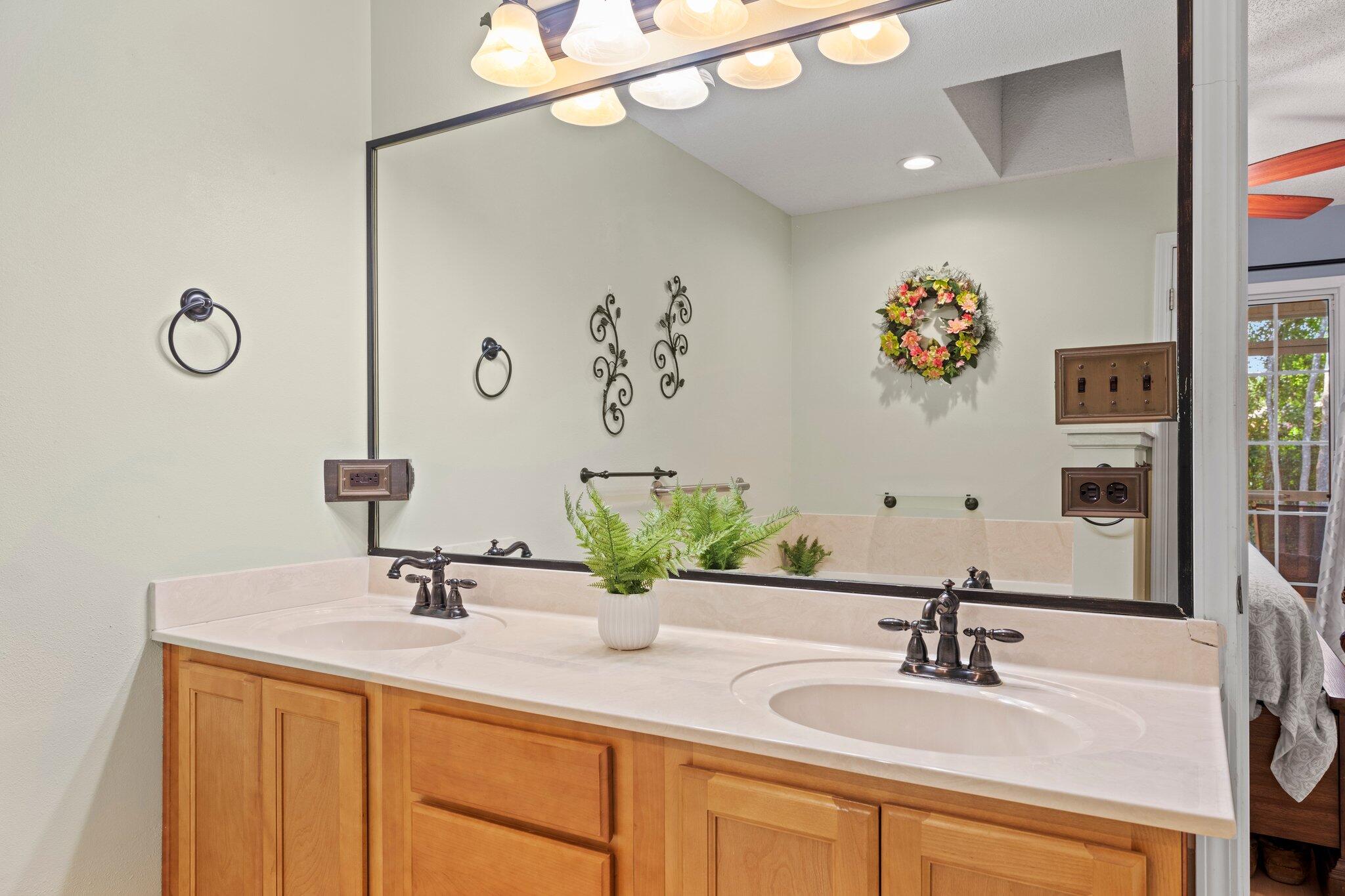 NORTHRIDGE - Residential