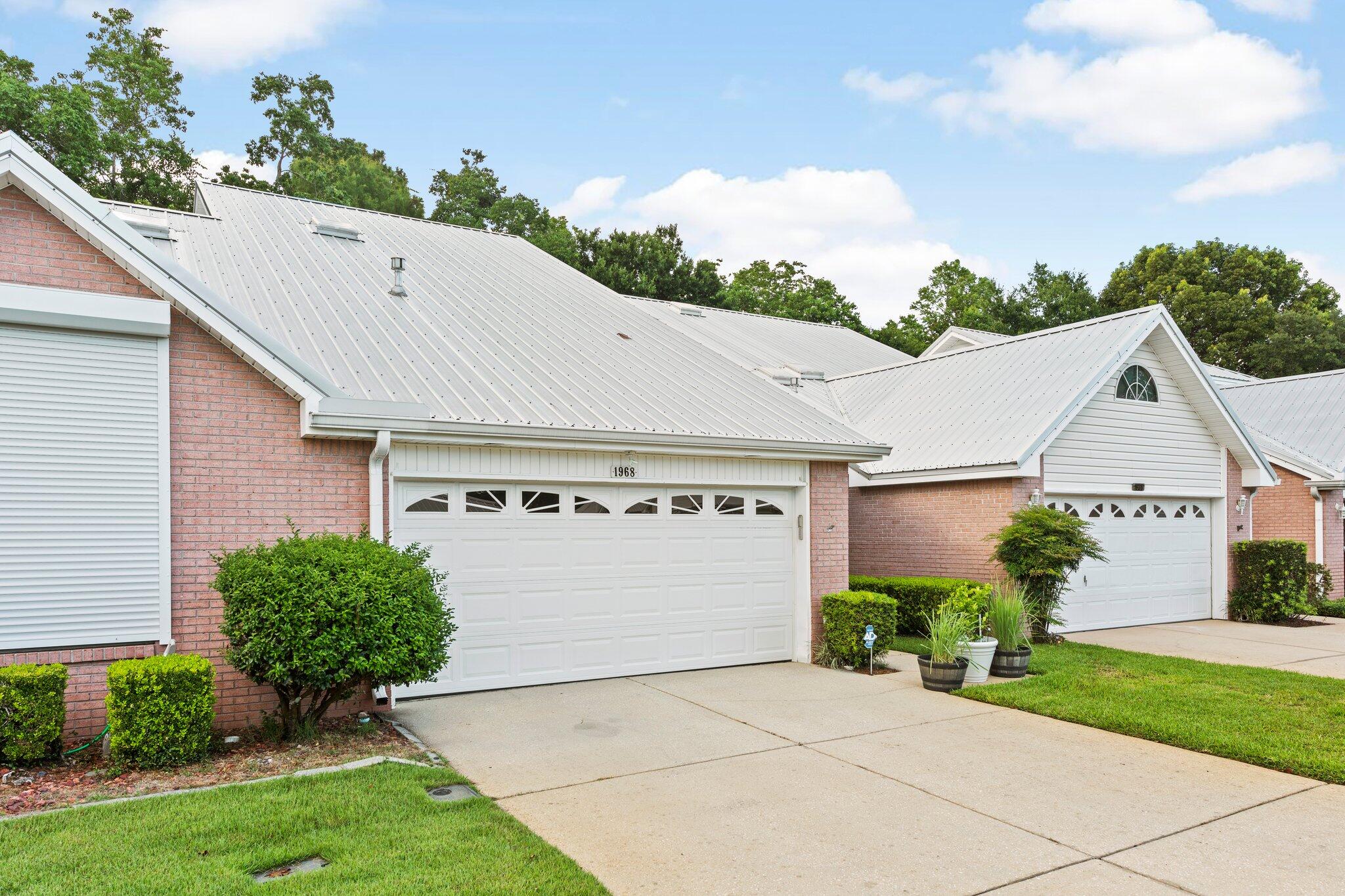 NORTHRIDGE - Residential