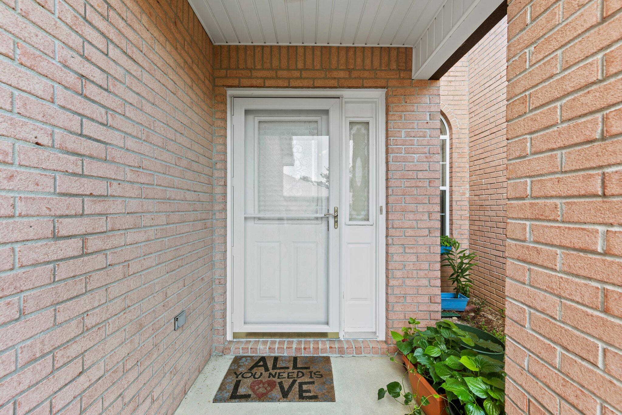 NORTHRIDGE - Residential