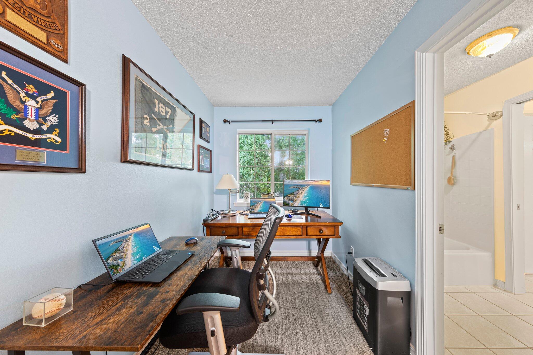 NORTHRIDGE - Residential