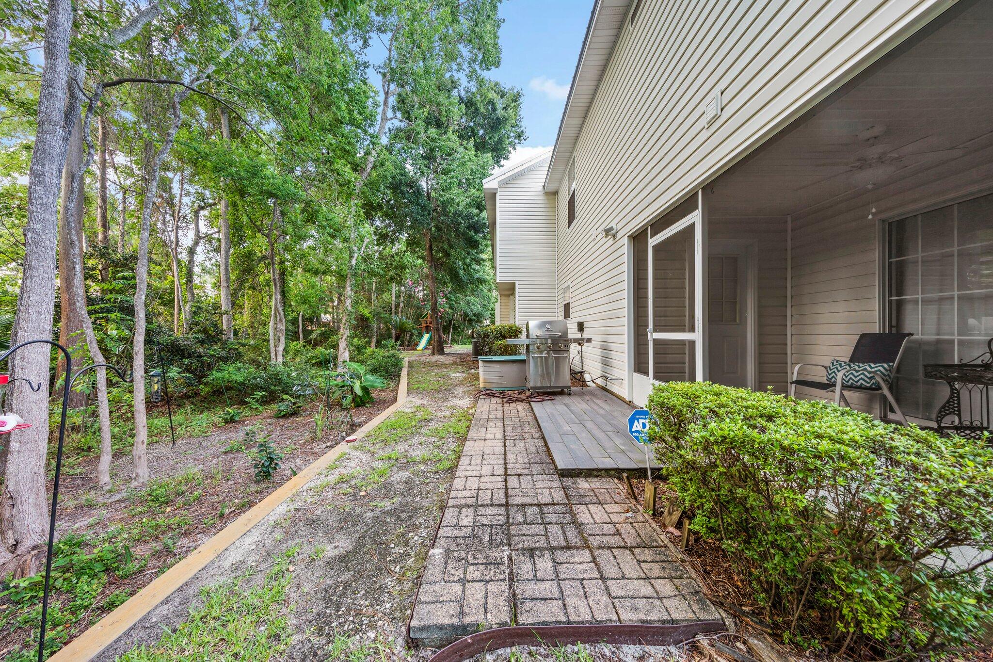 NORTHRIDGE - Residential