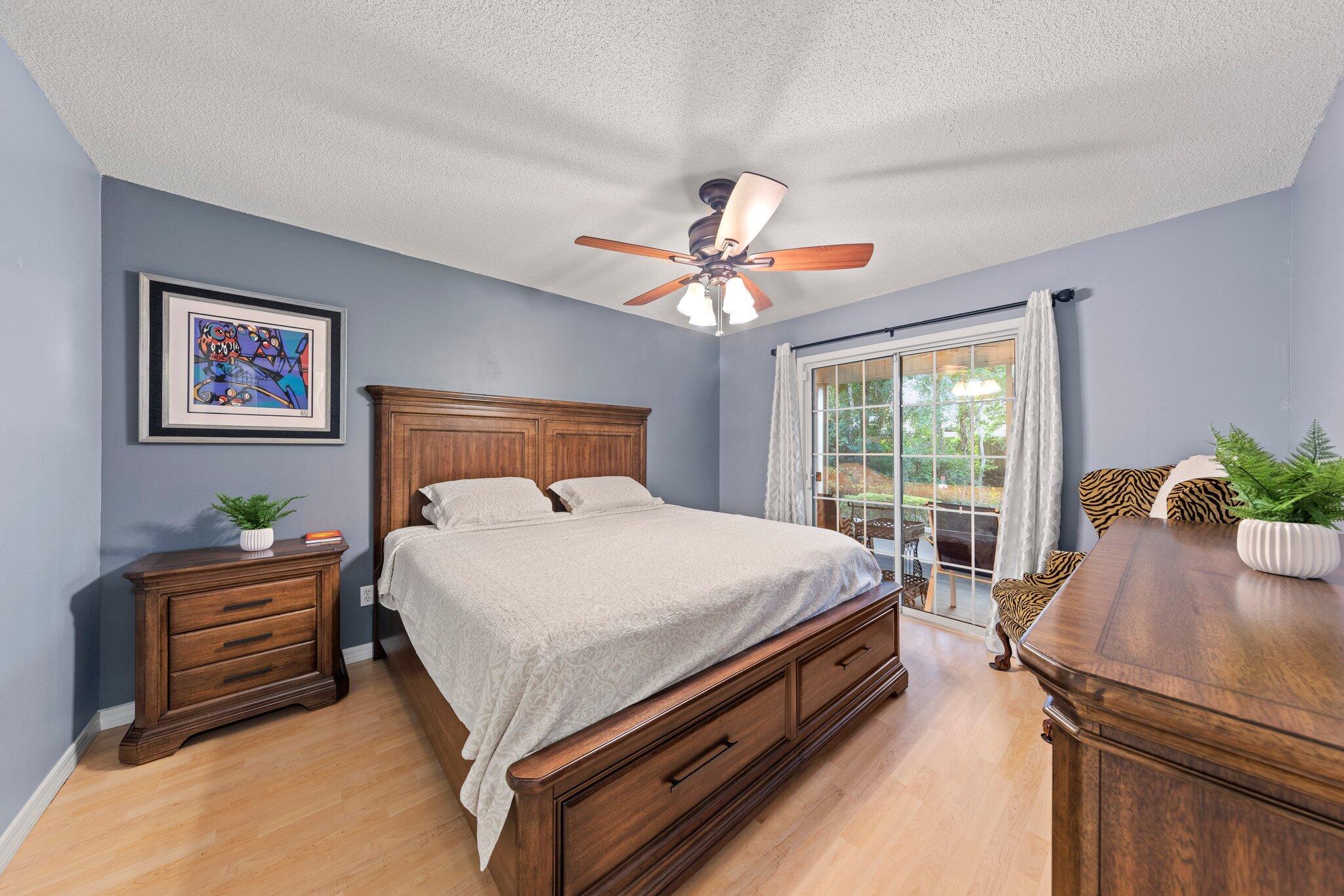 NORTHRIDGE - Residential