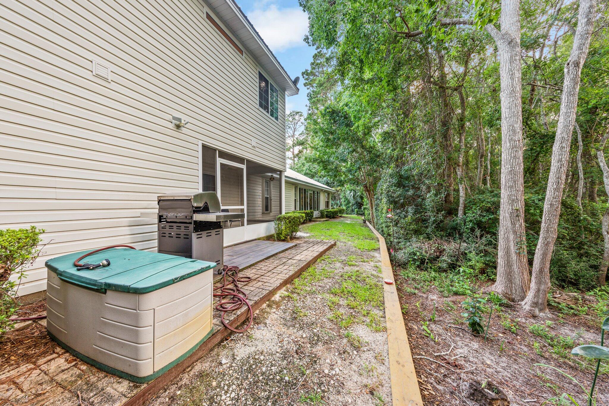 NORTHRIDGE - Residential