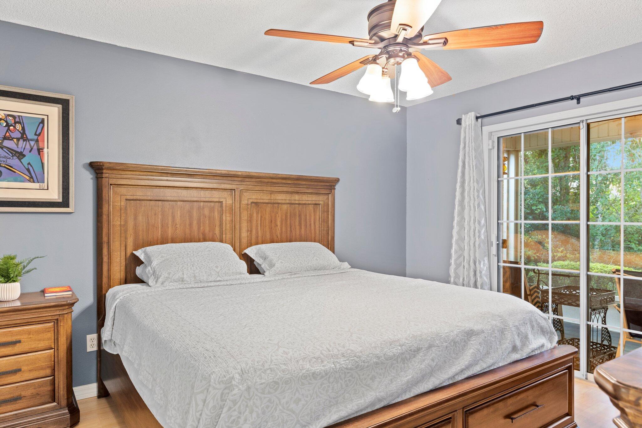 NORTHRIDGE - Residential