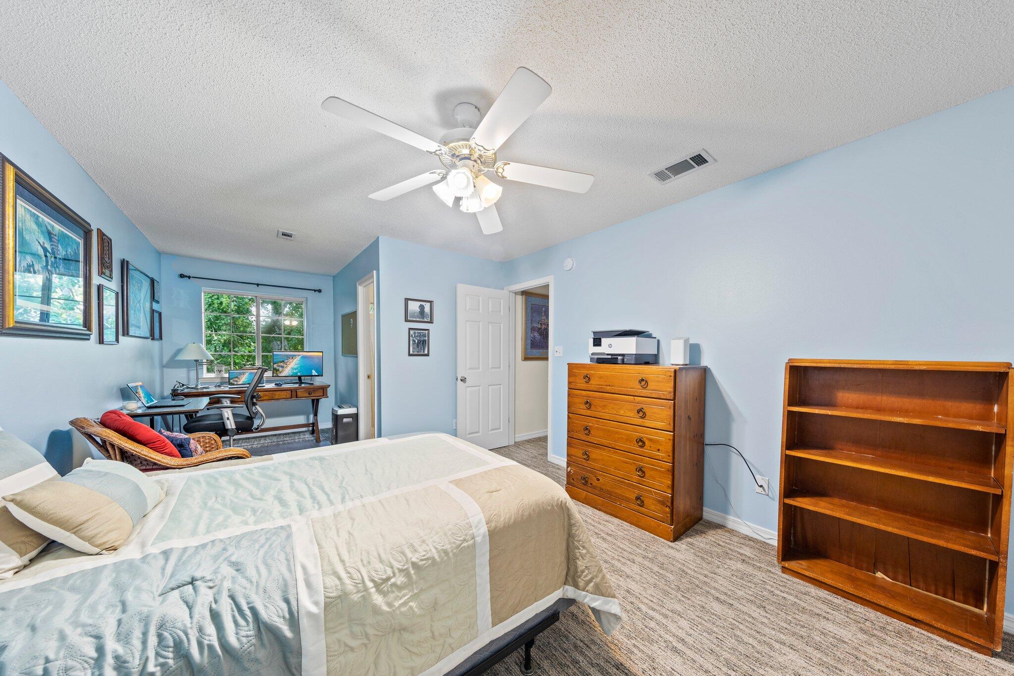 NORTHRIDGE - Residential