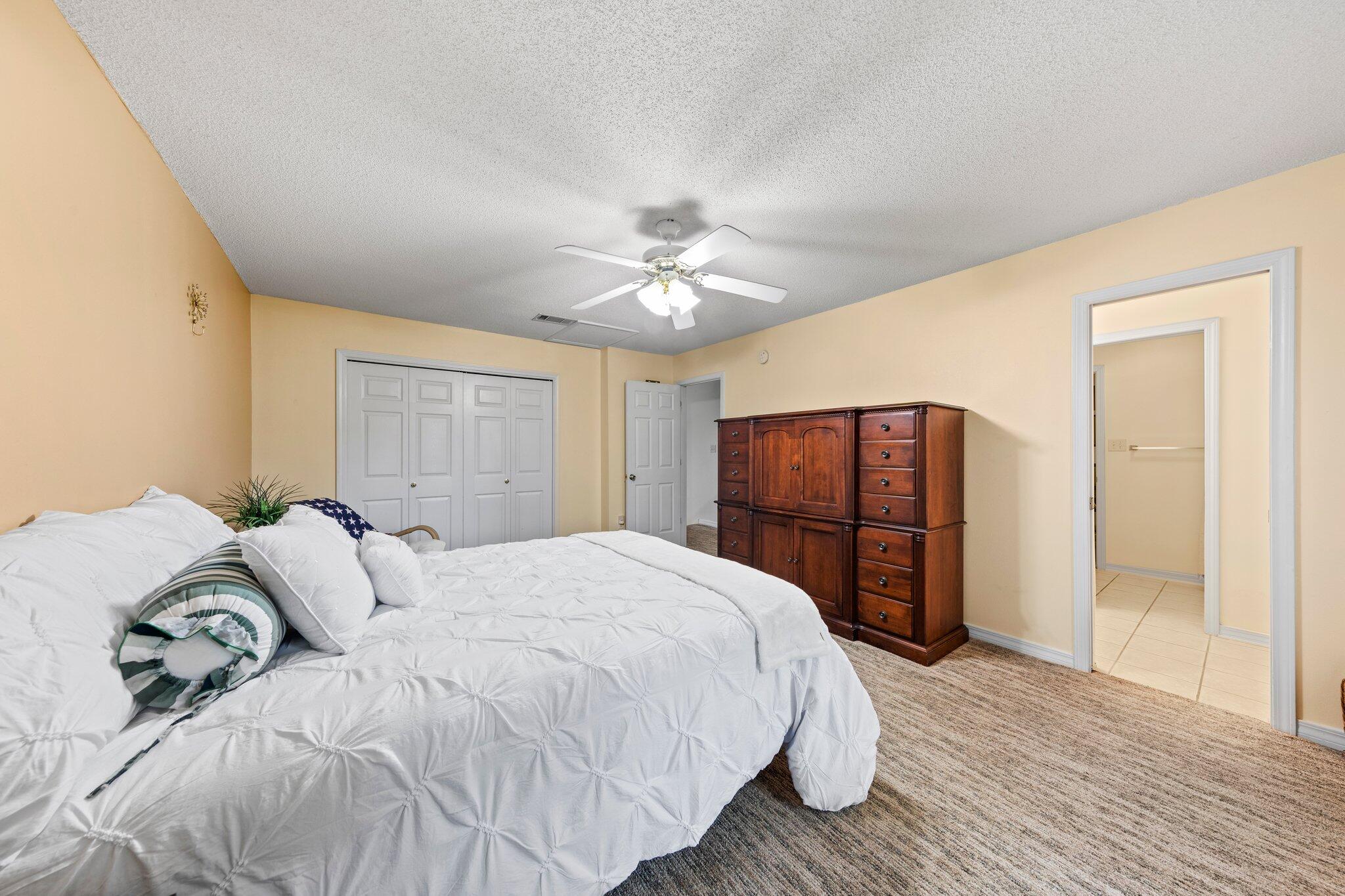 NORTHRIDGE - Residential