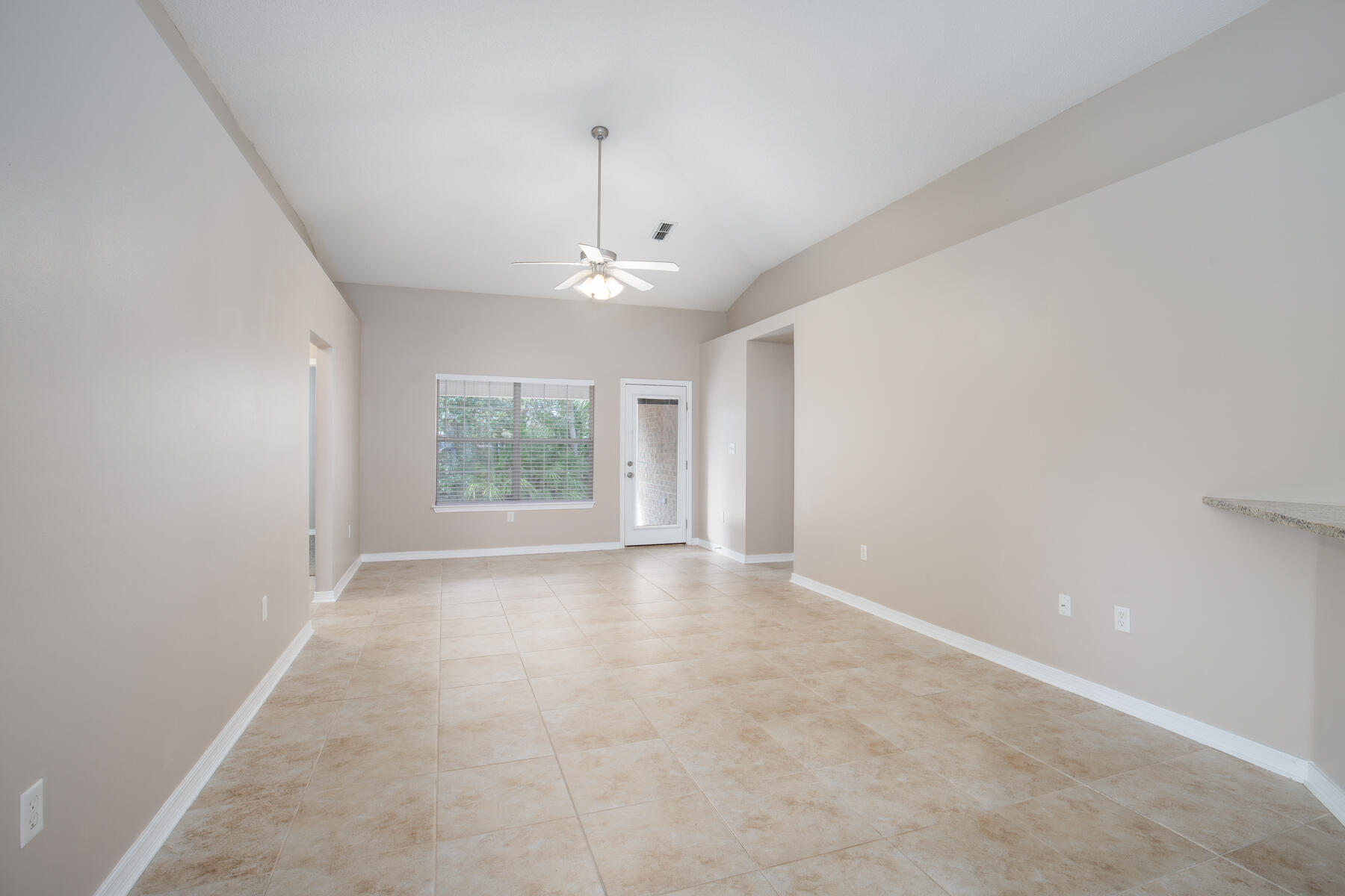 PARADISE RETREAT - Residential