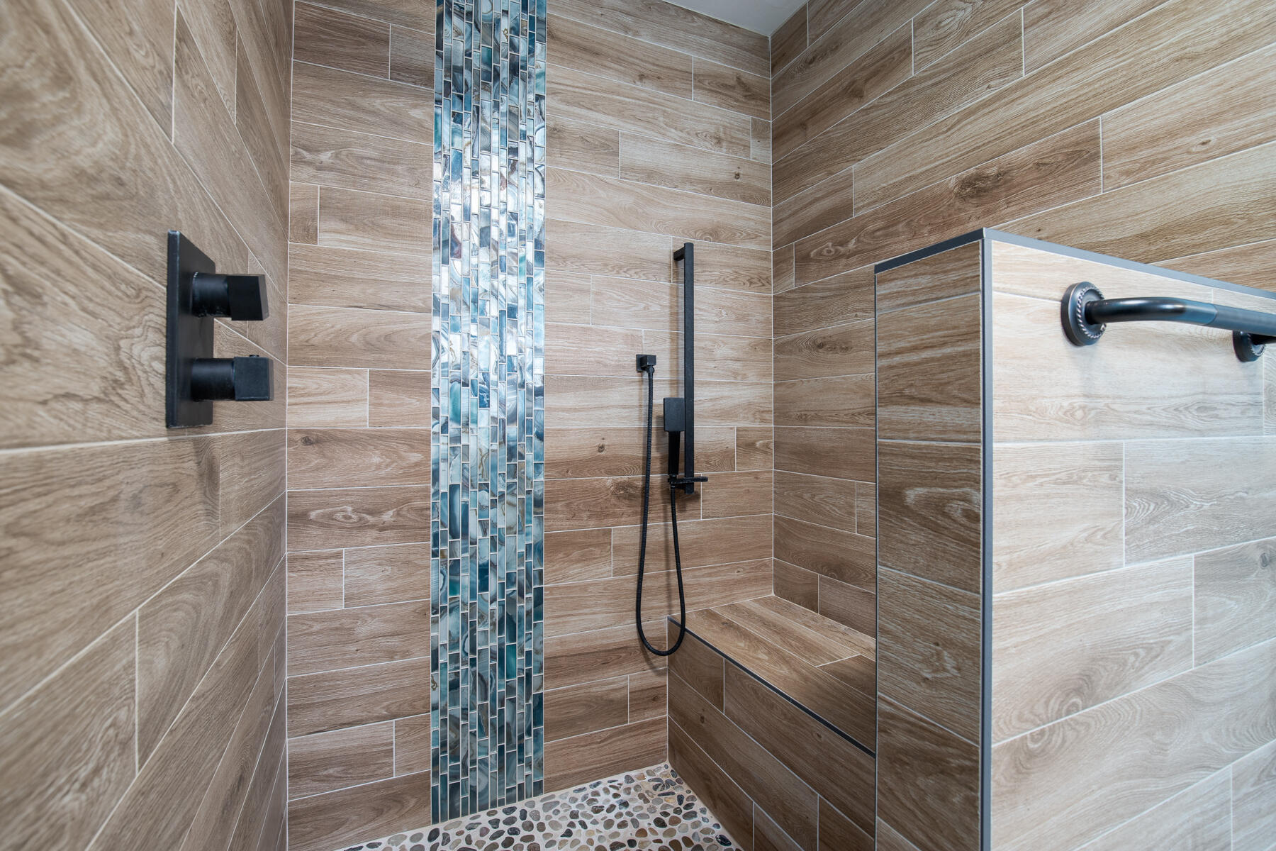 PARADISE RETREAT - Residential