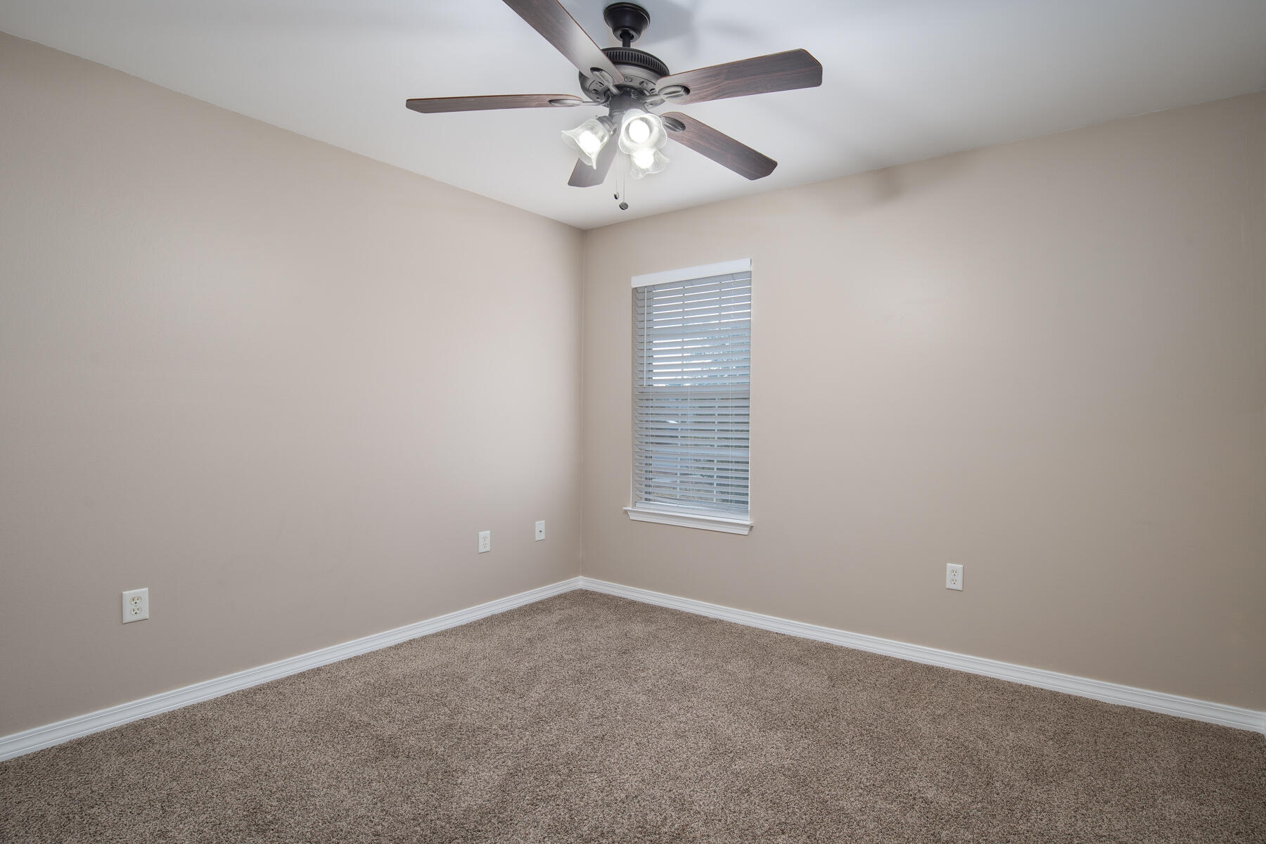 PARADISE RETREAT - Residential