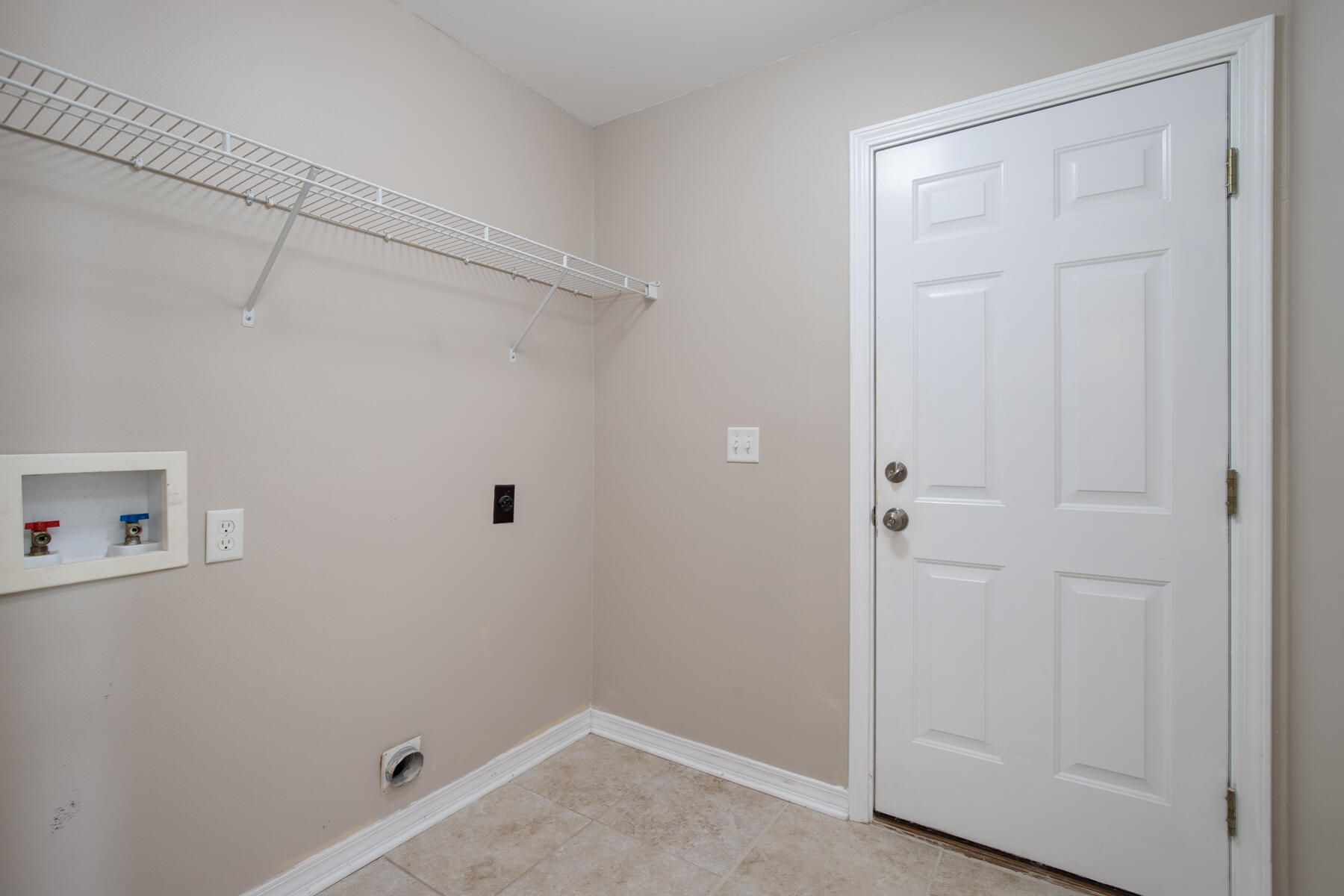 PARADISE RETREAT - Residential