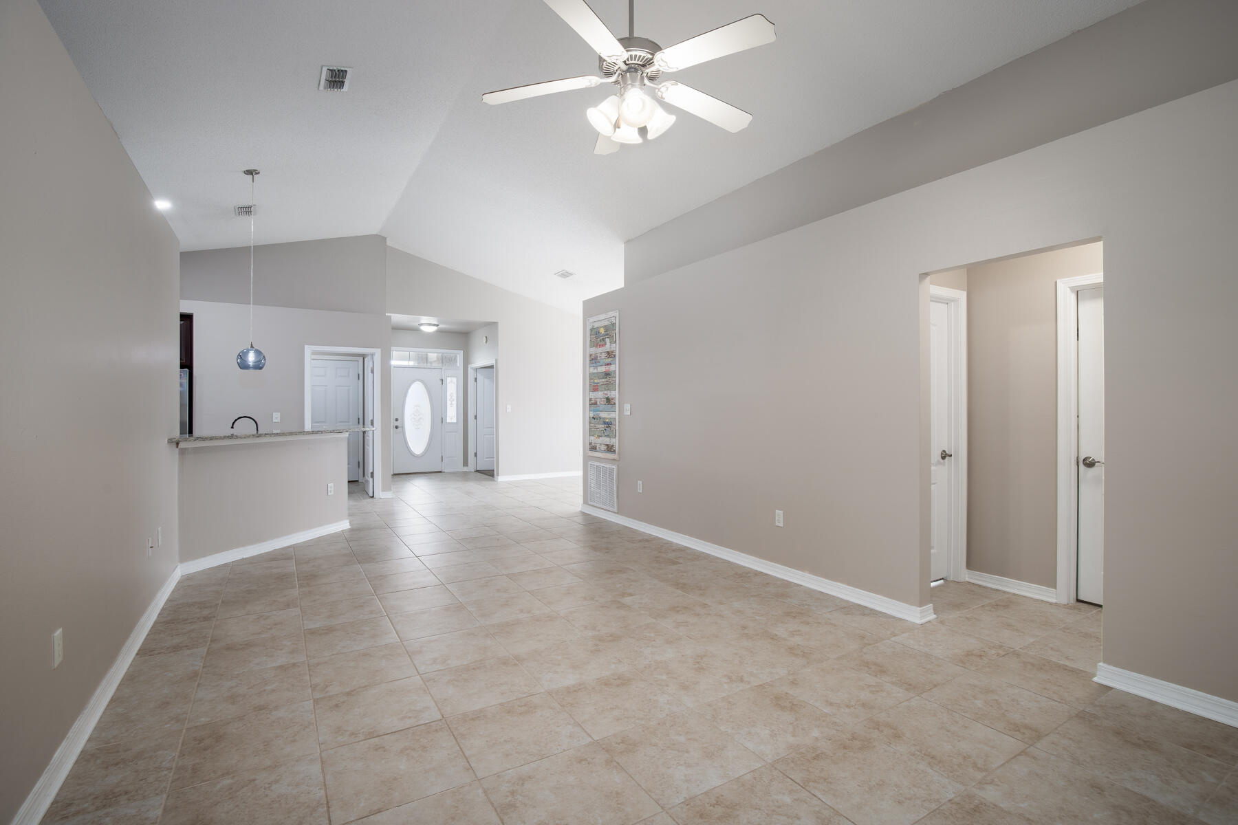 PARADISE RETREAT - Residential