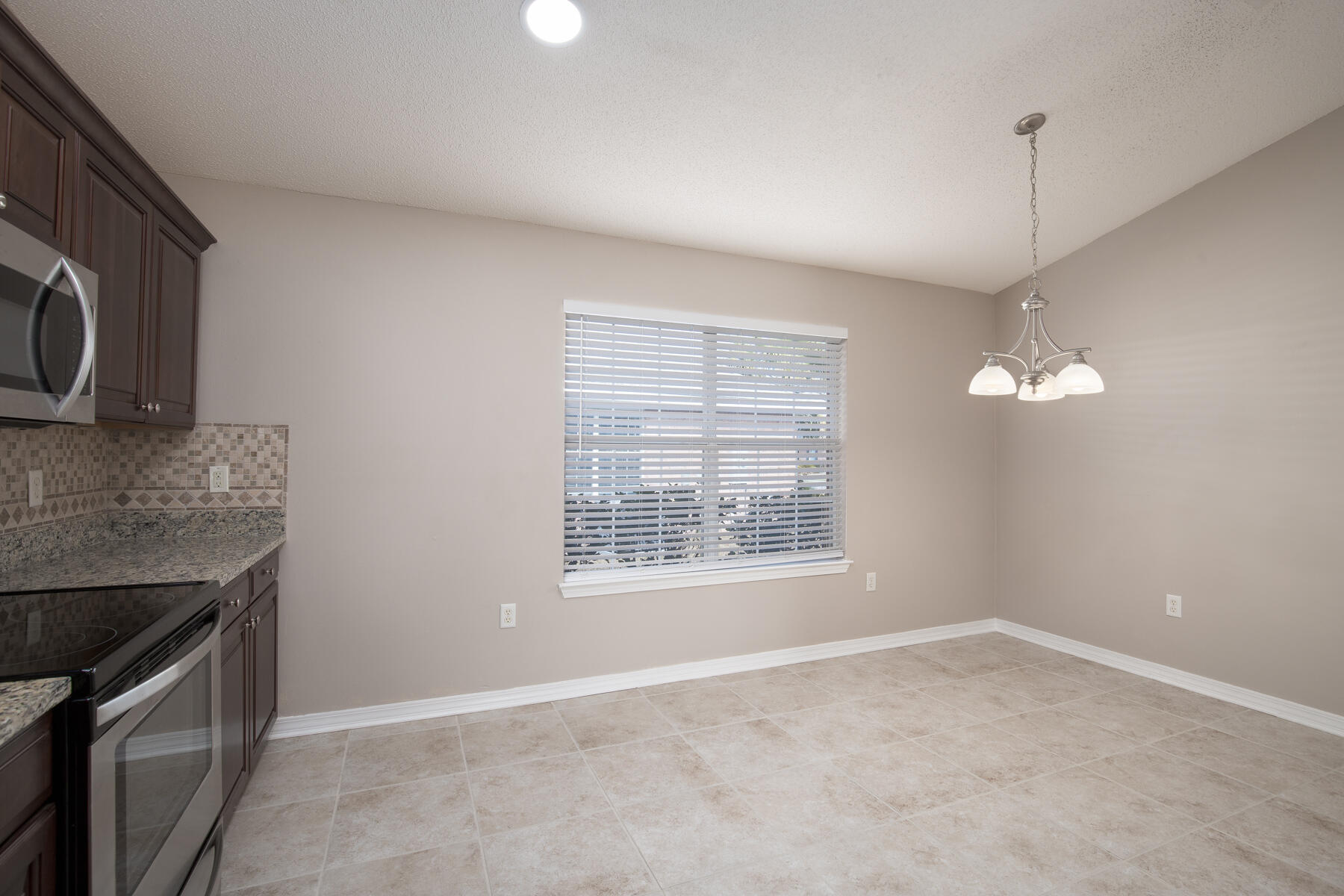 PARADISE RETREAT - Residential