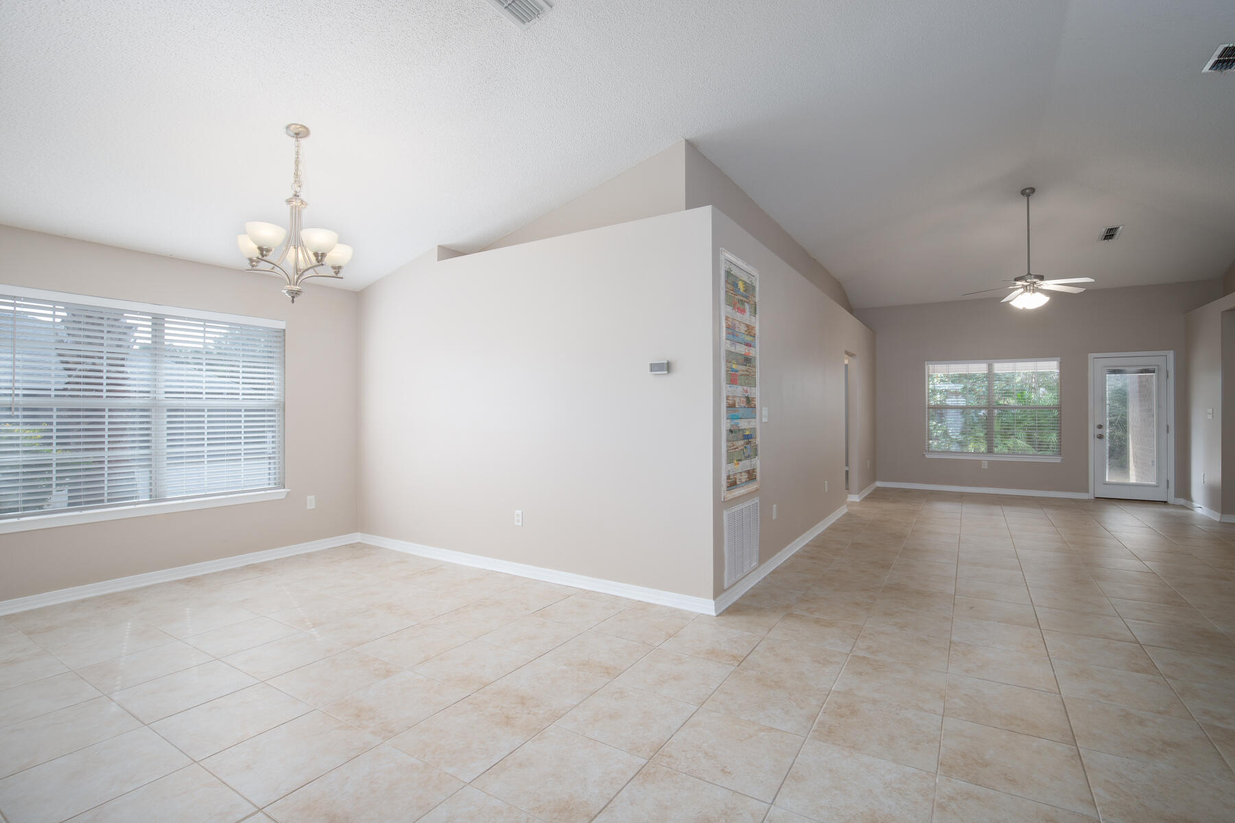 PARADISE RETREAT - Residential