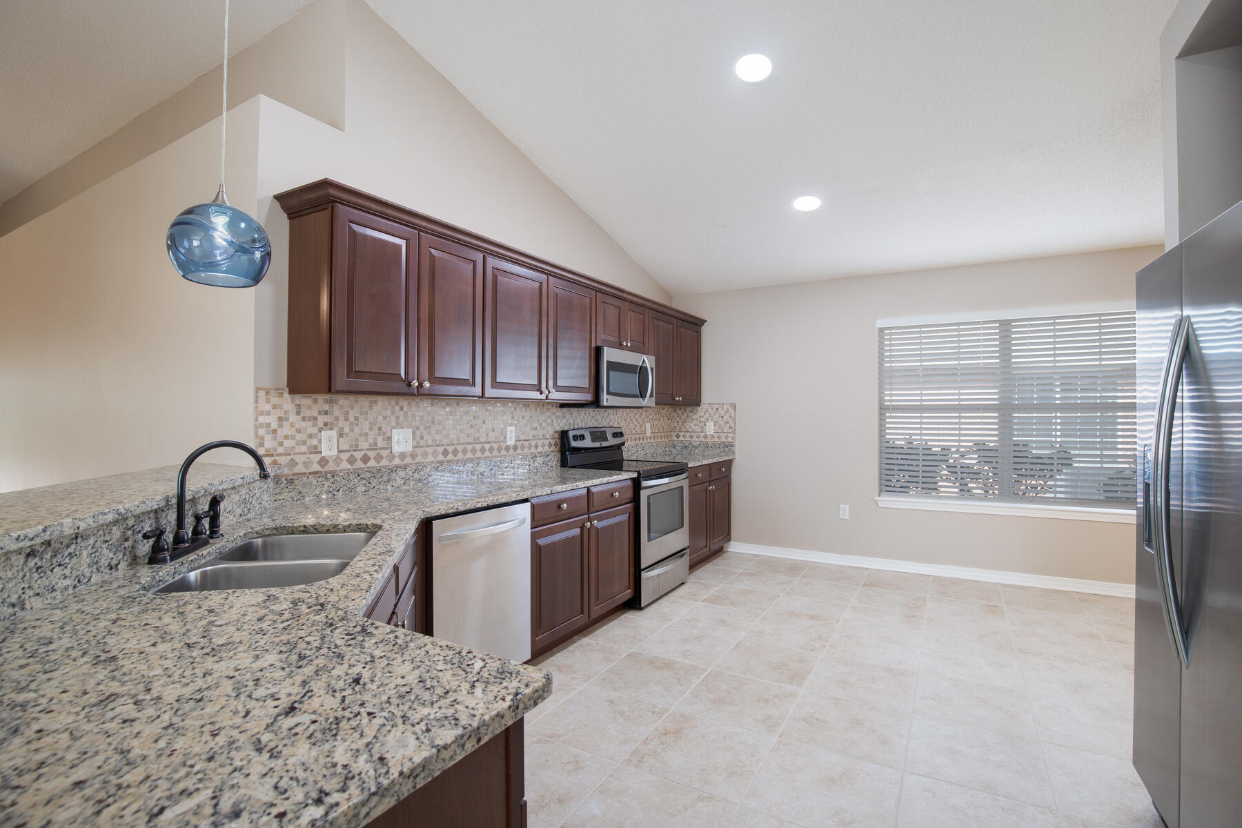 PARADISE RETREAT - Residential