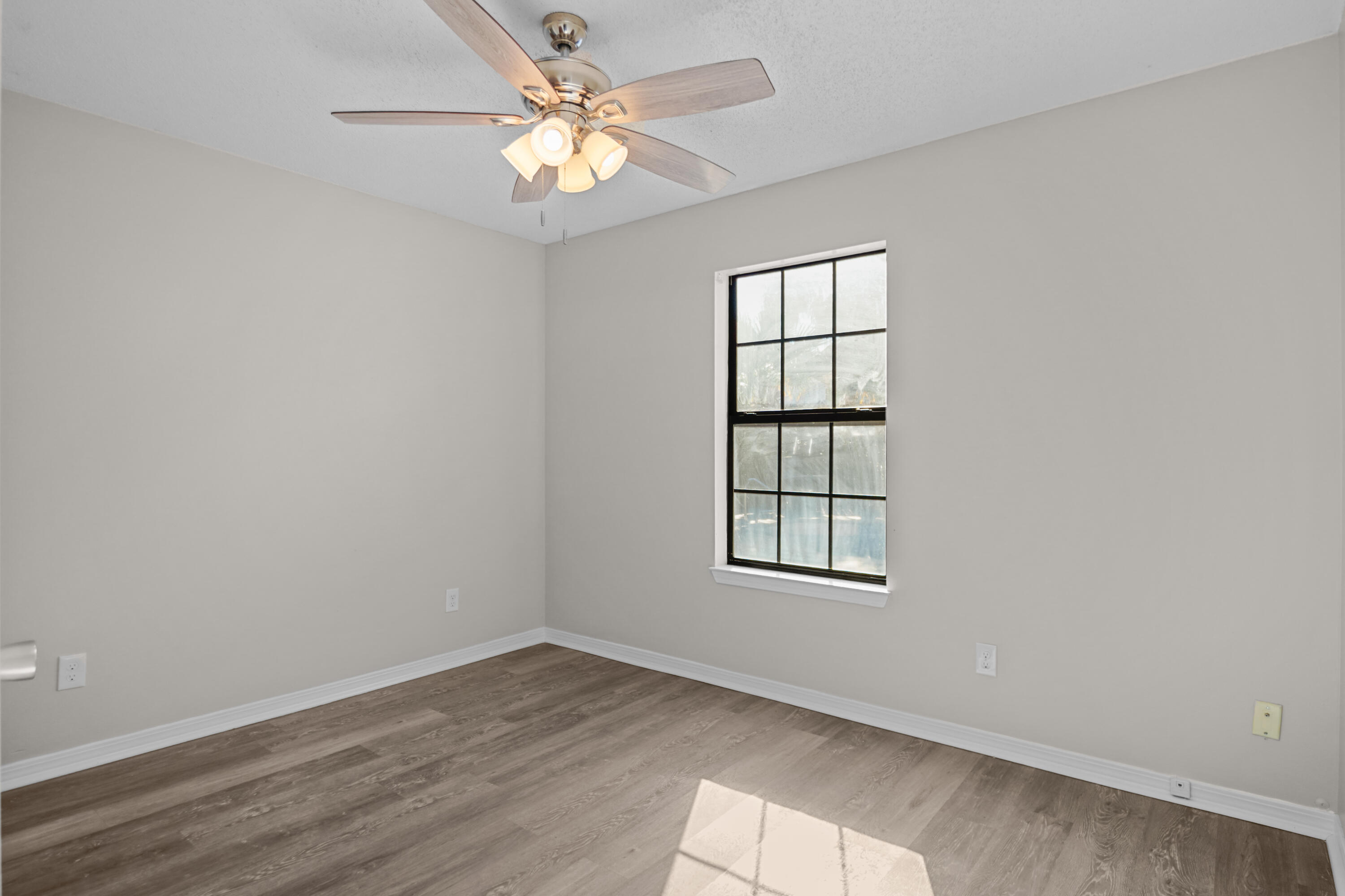 GLENOAKS - Residential