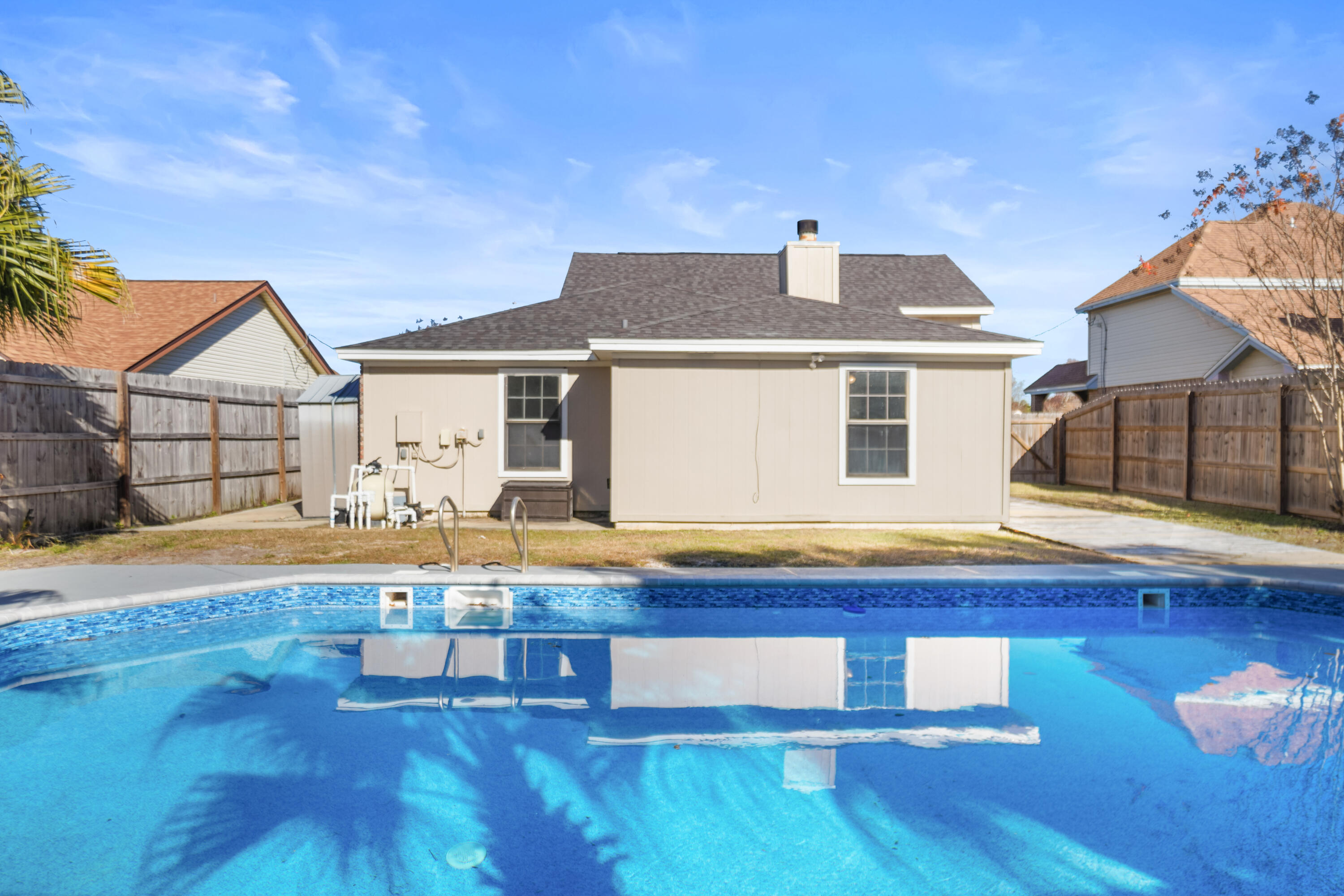 GLENOAKS - Residential