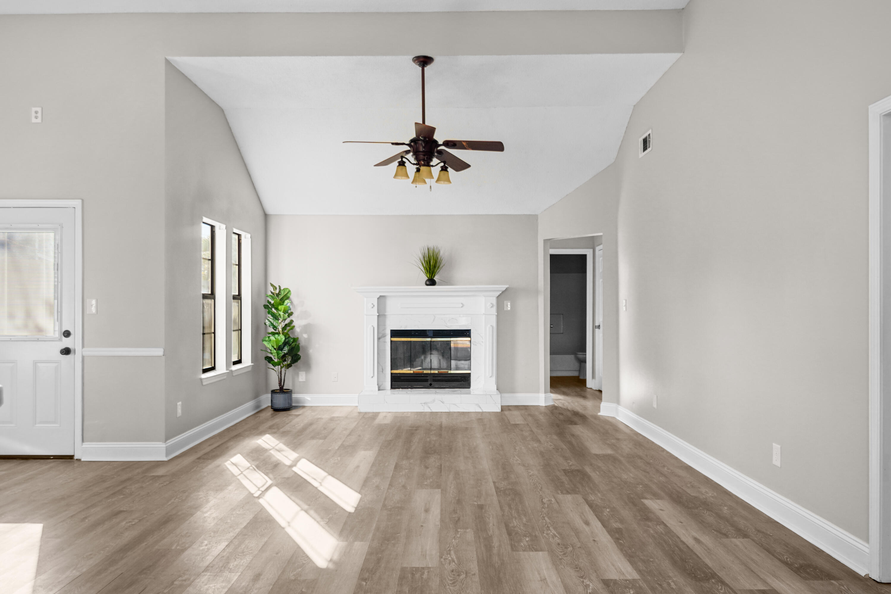 GLENOAKS - Residential