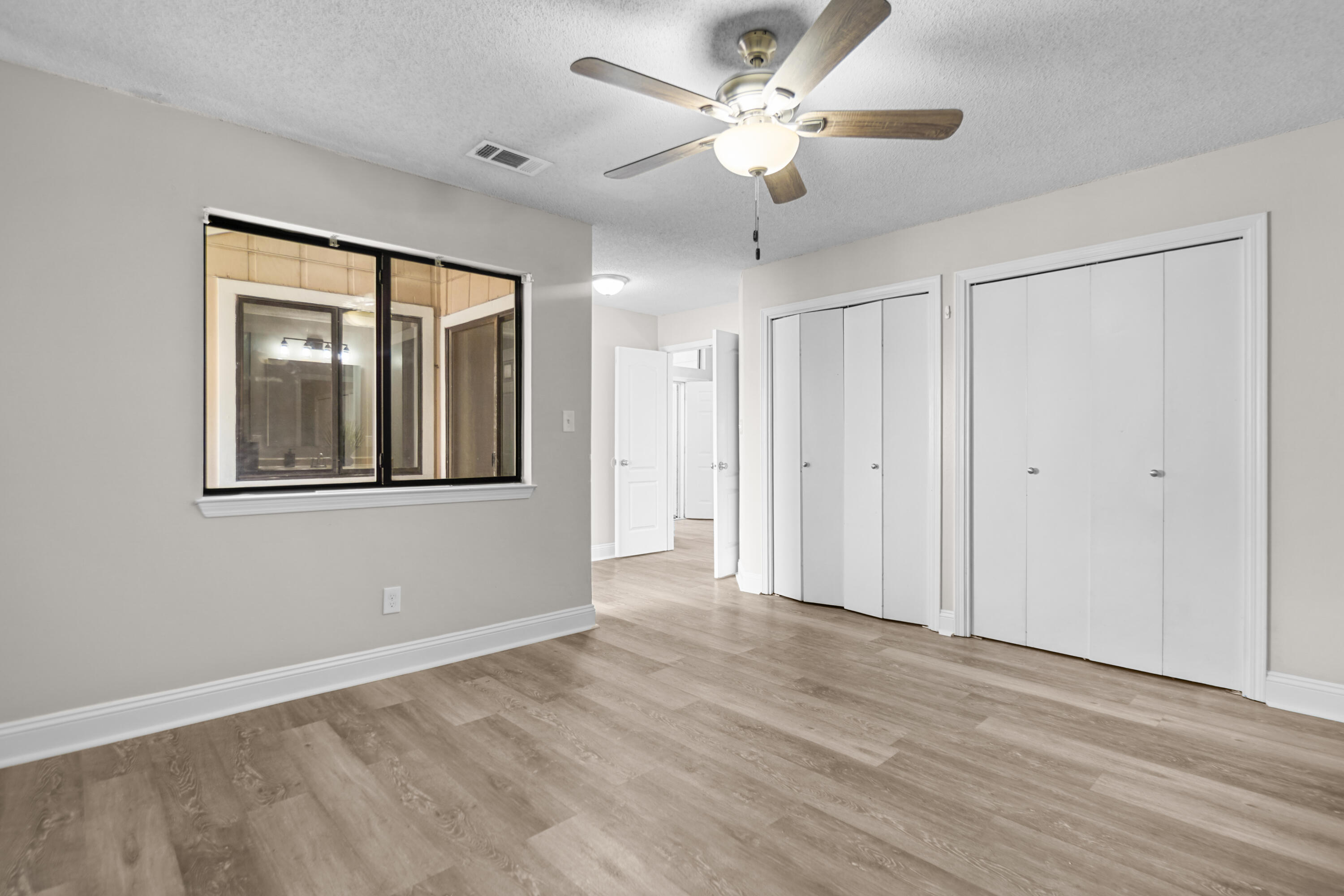 GLENOAKS - Residential