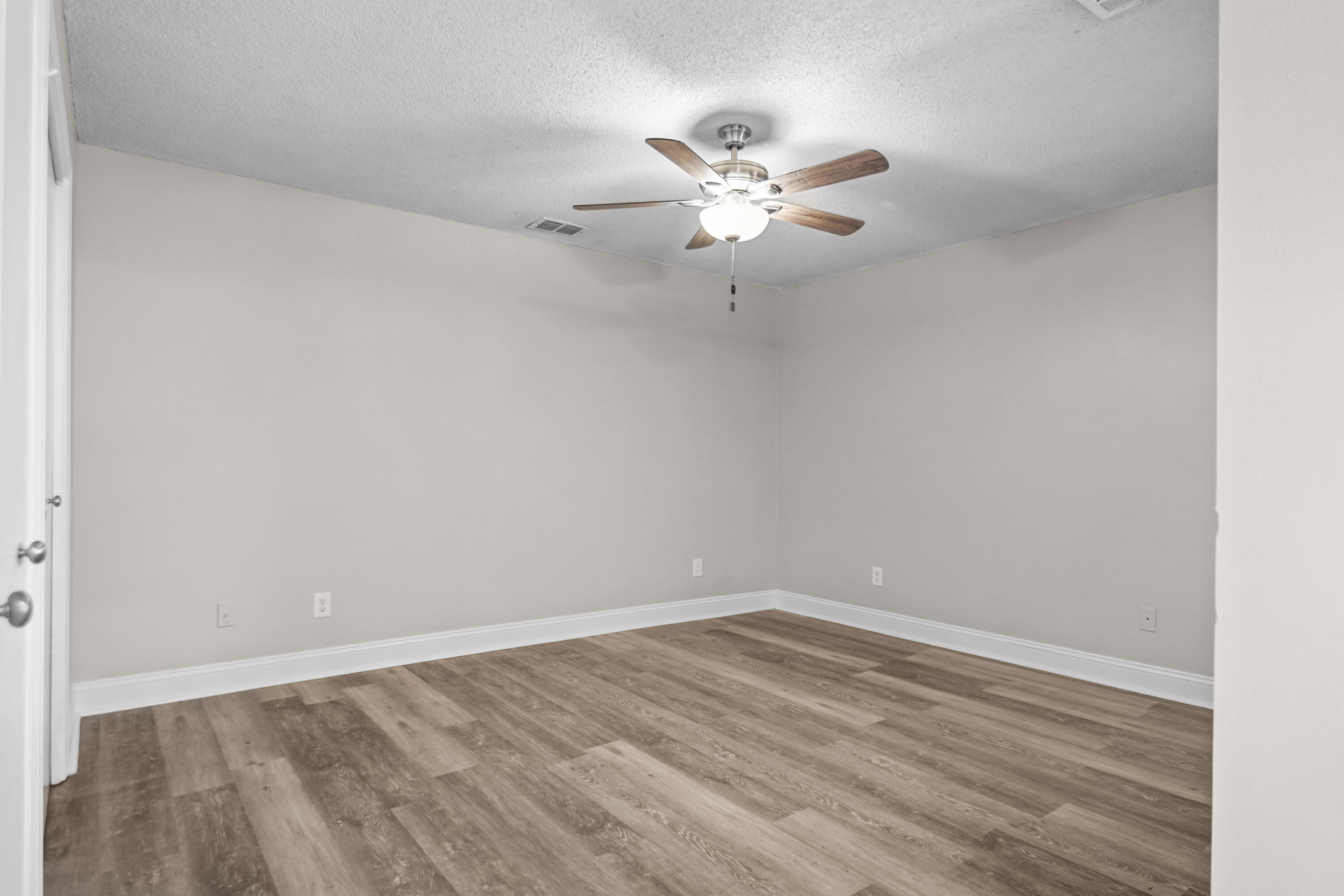 GLENOAKS - Residential