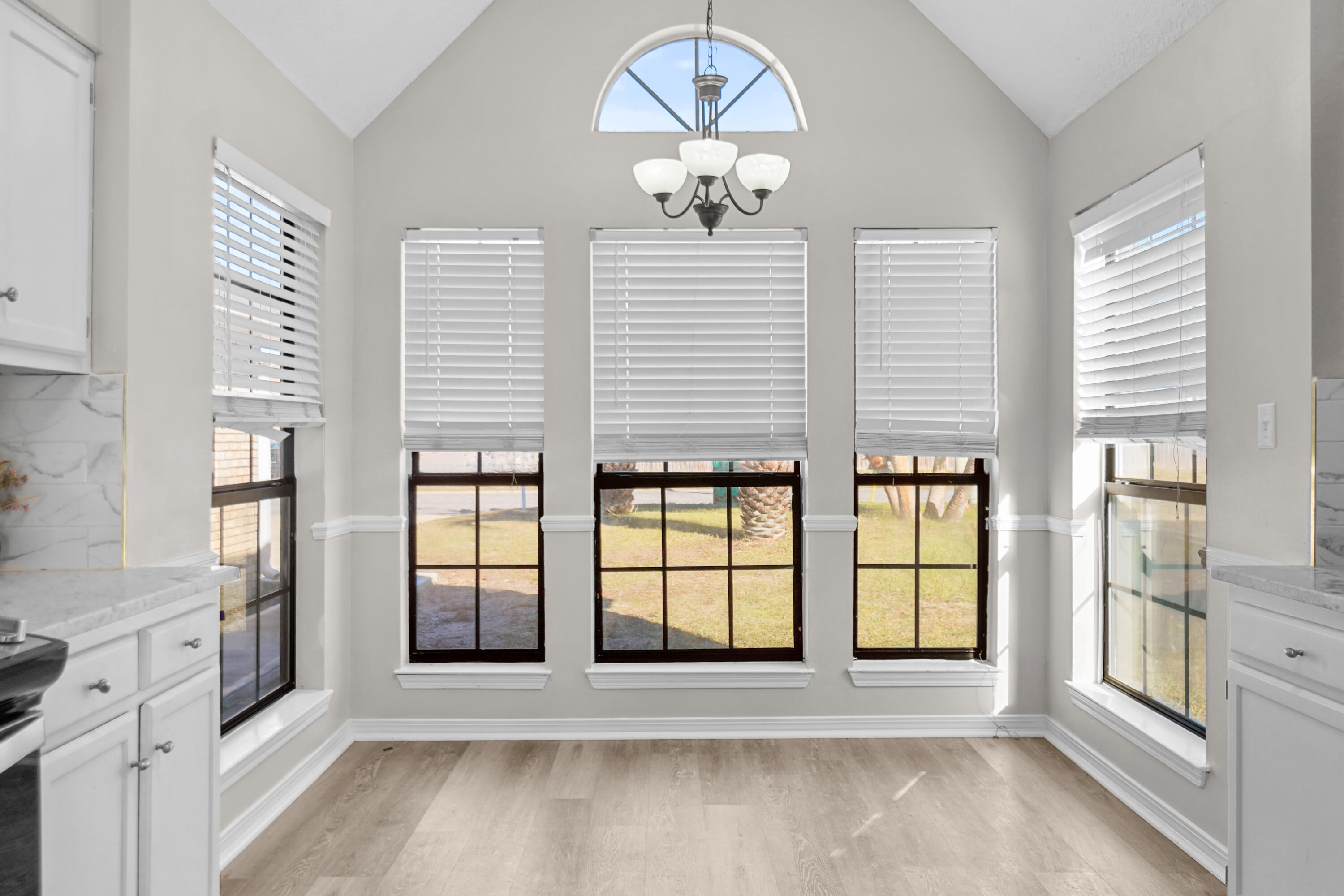 GLENOAKS - Residential