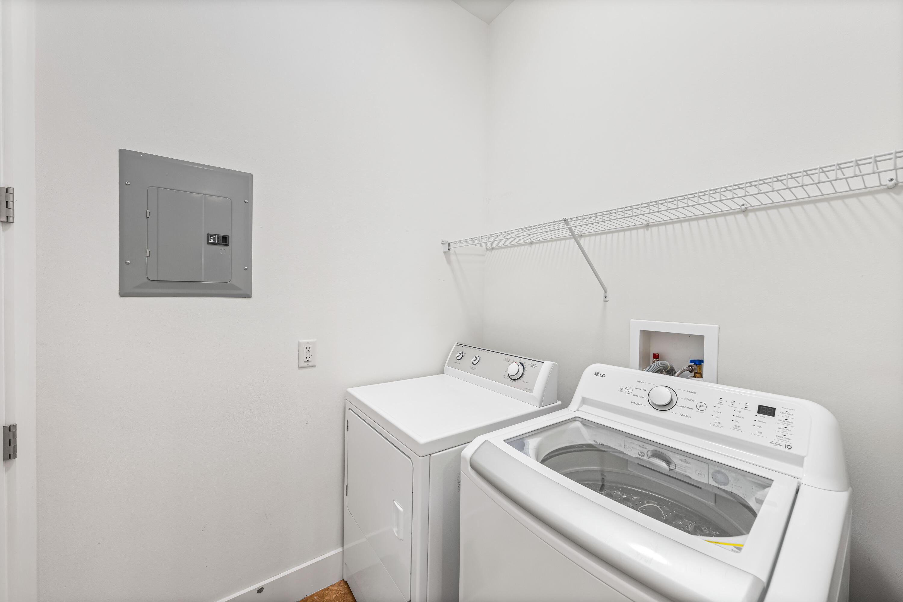 CARSON OAKS - Residential