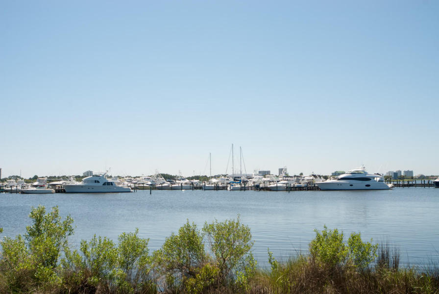 BAHIA CONDO - Residential