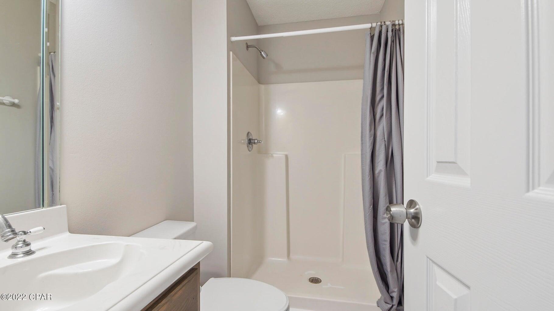 COLONY CLUB HARBOUR PH 3 - Residential Lease