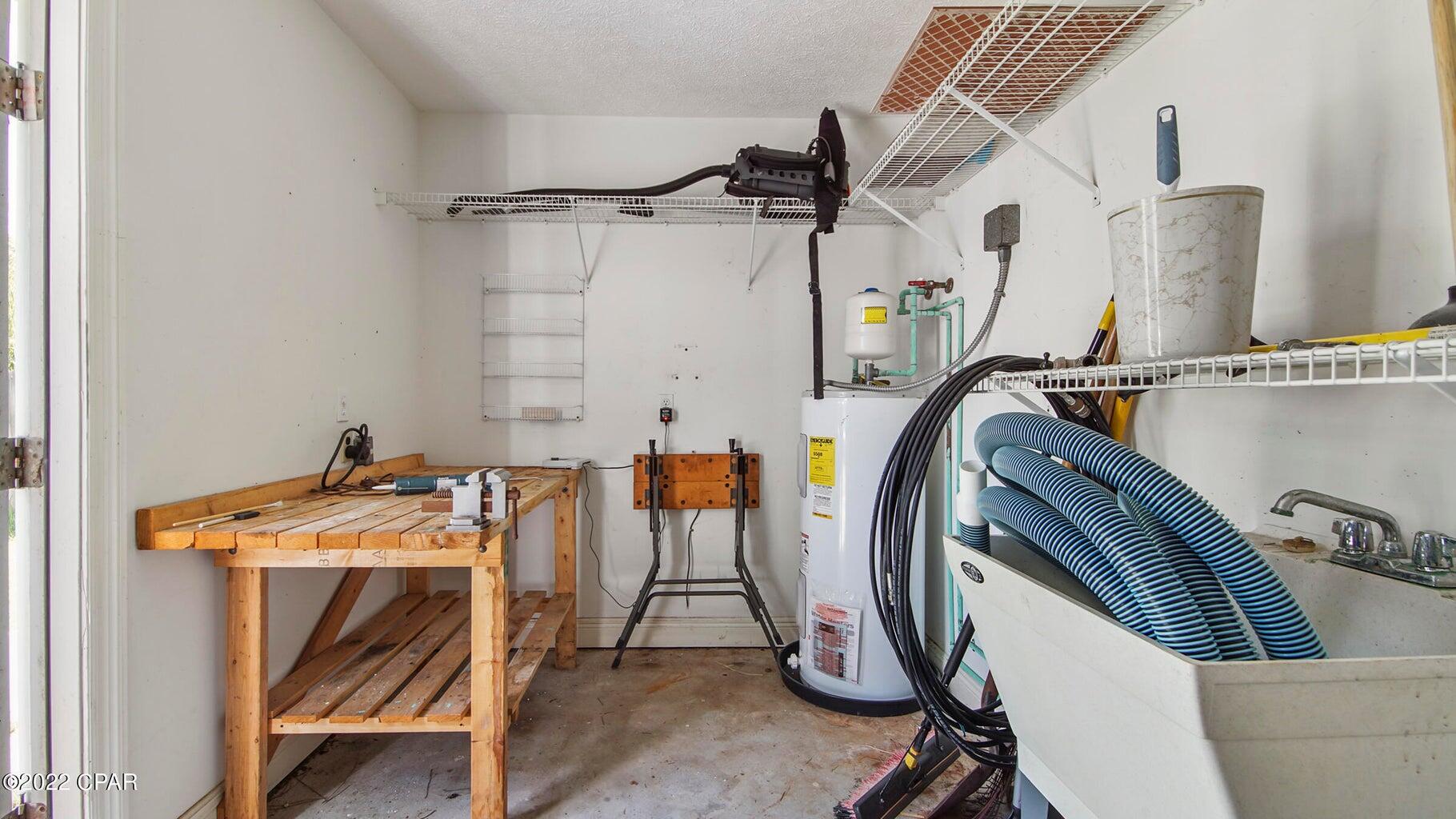 COLONY CLUB HARBOUR PH 3 - Residential Lease