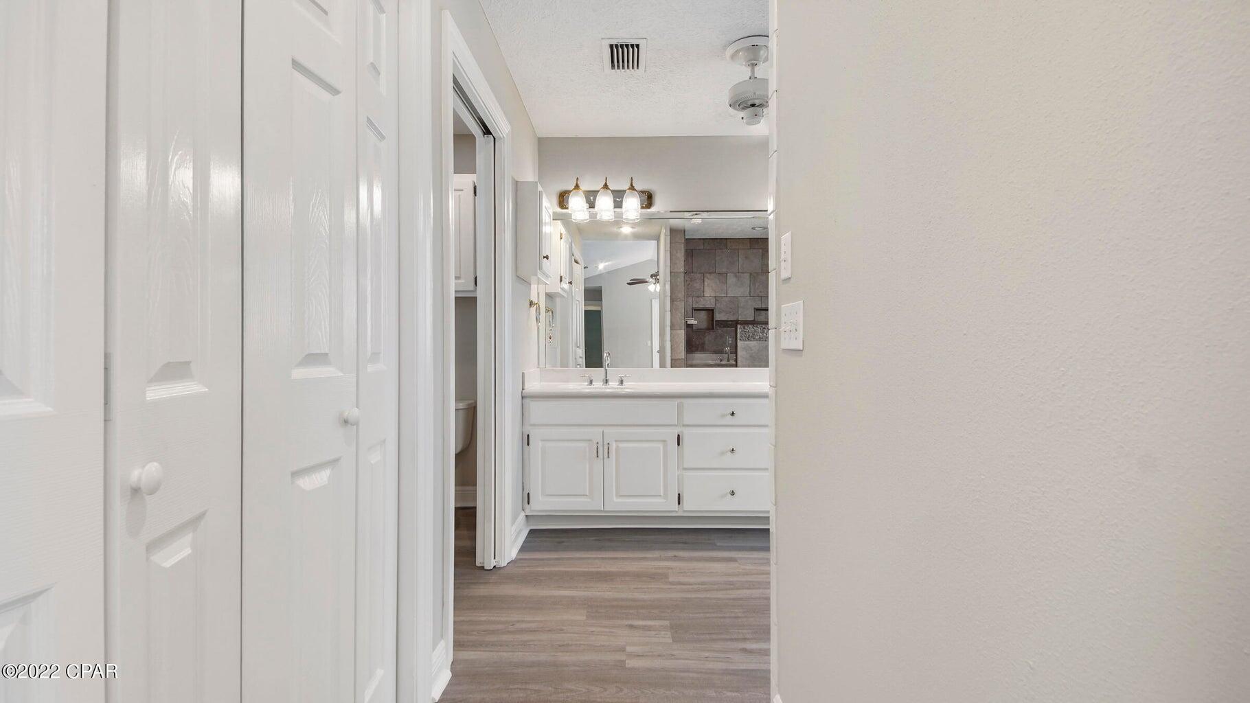 COLONY CLUB HARBOUR PH 3 - Residential Lease