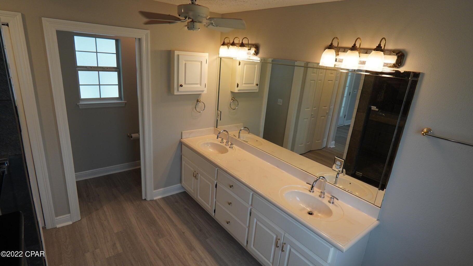 COLONY CLUB HARBOUR PH 3 - Residential Lease