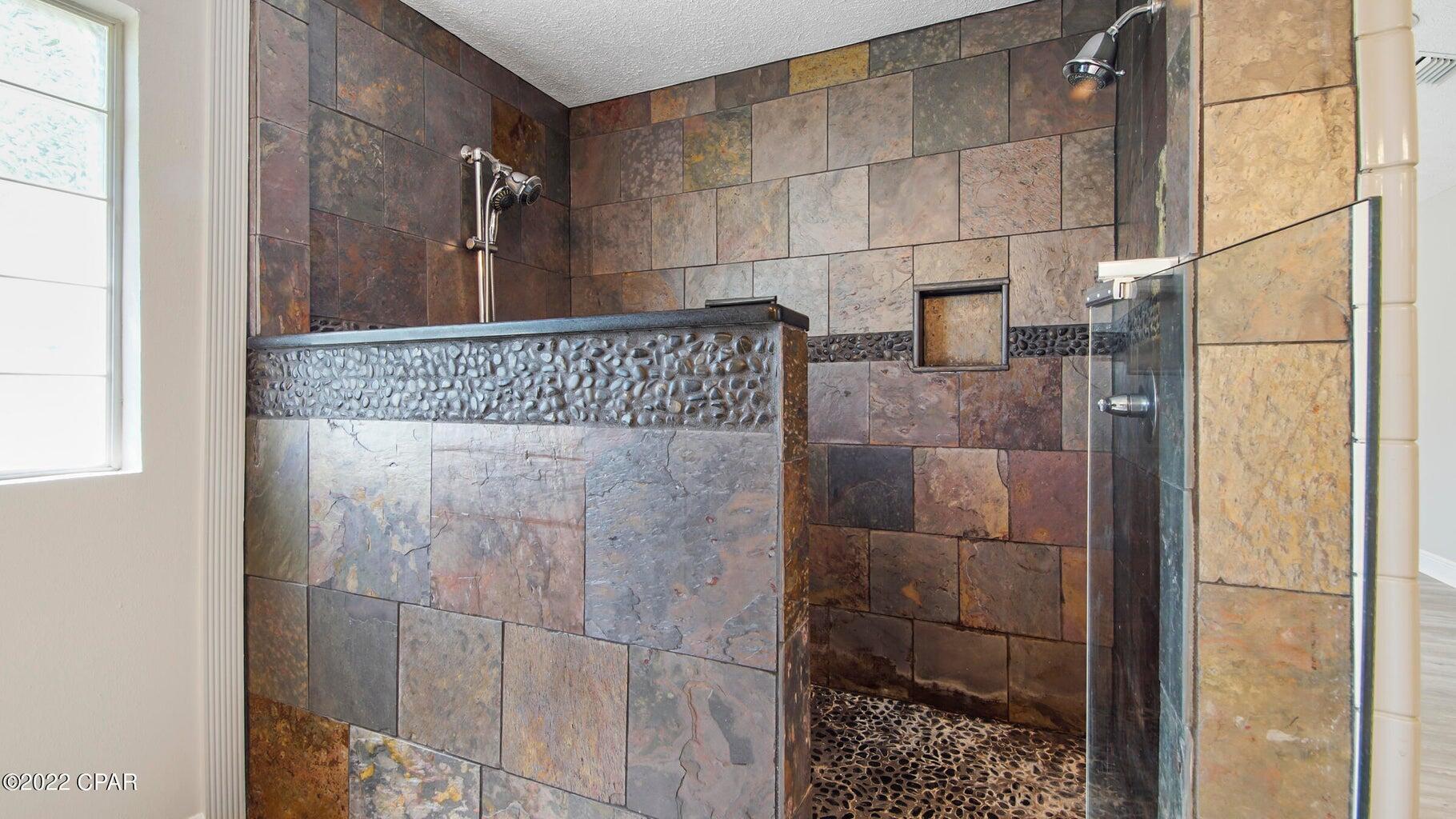 COLONY CLUB HARBOUR PH 3 - Residential Lease