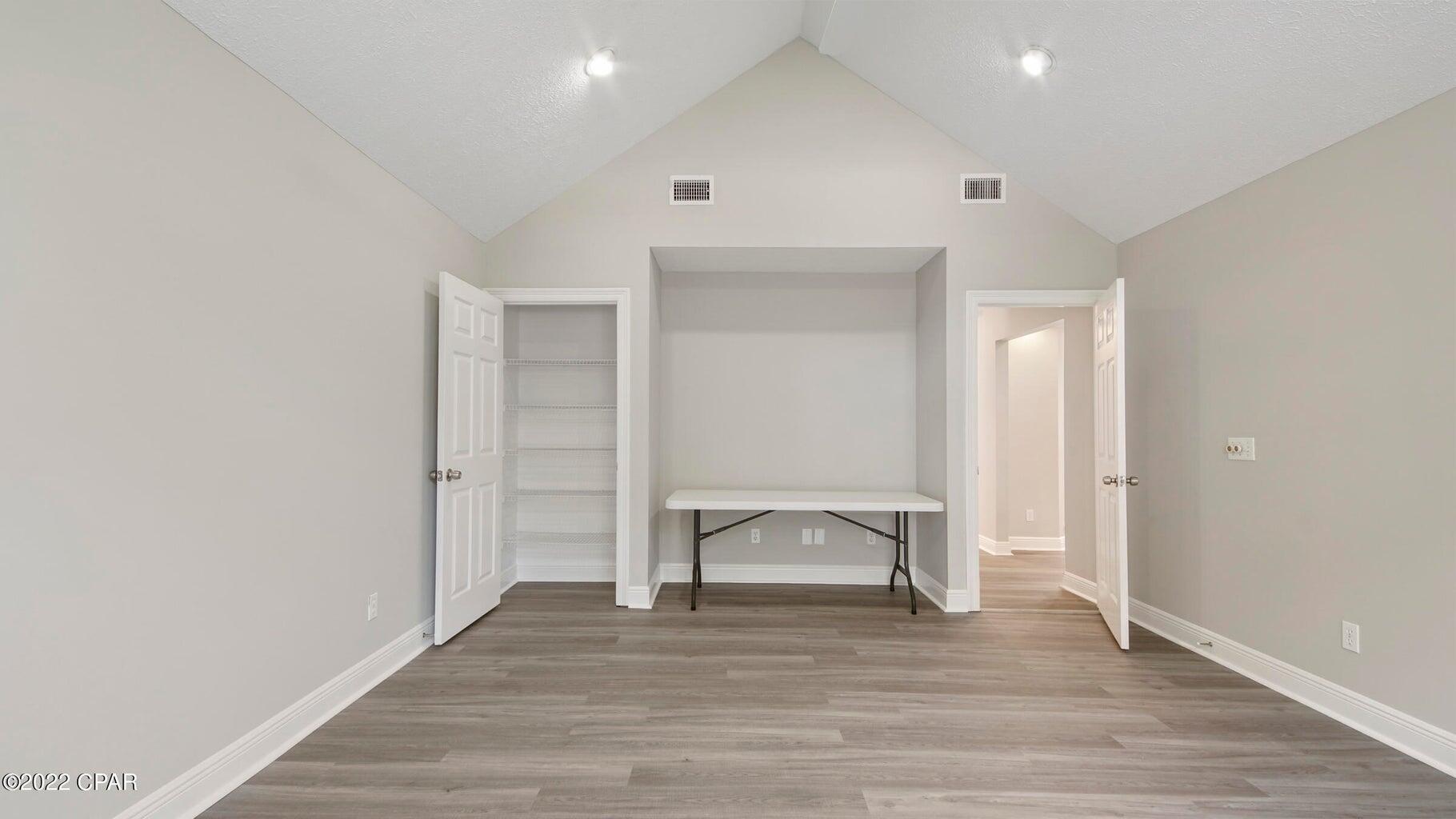 COLONY CLUB HARBOUR PH 3 - Residential Lease