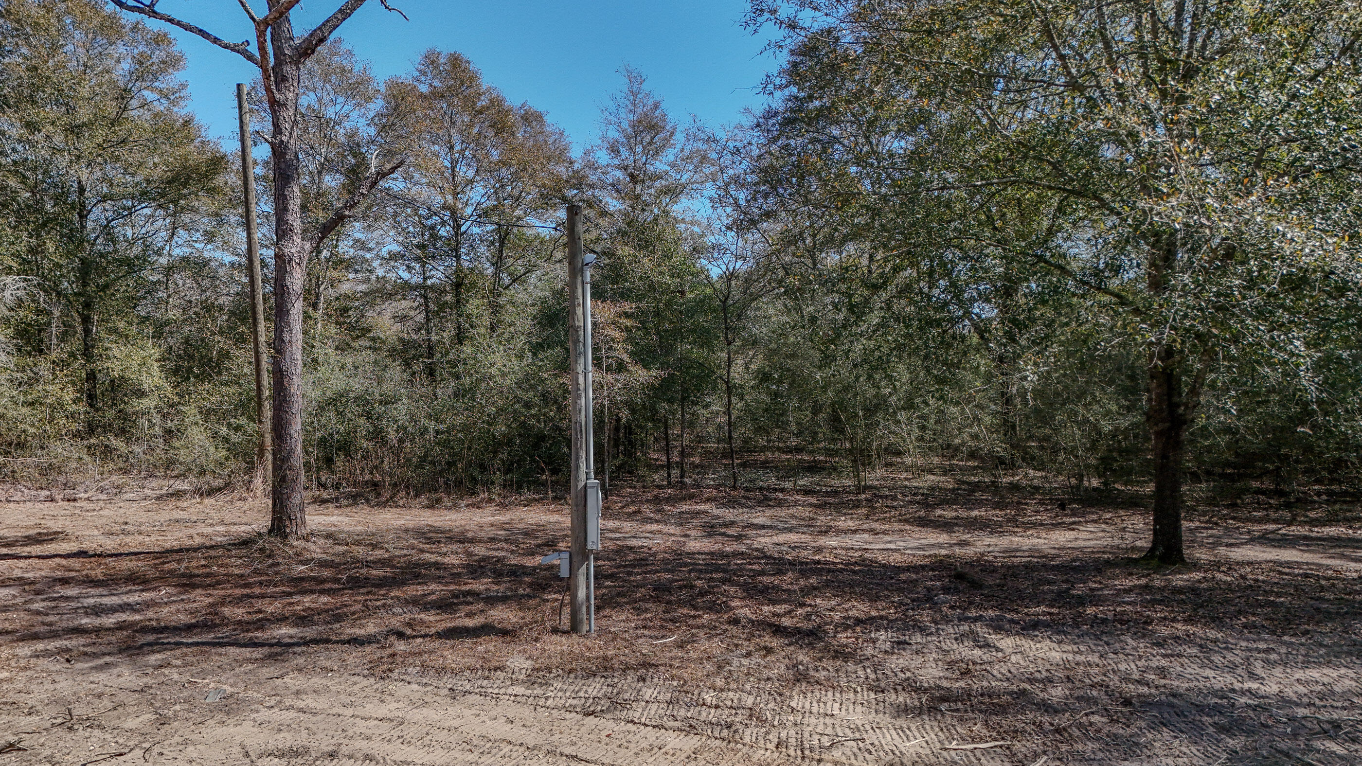 METES & BOUNDS - Land