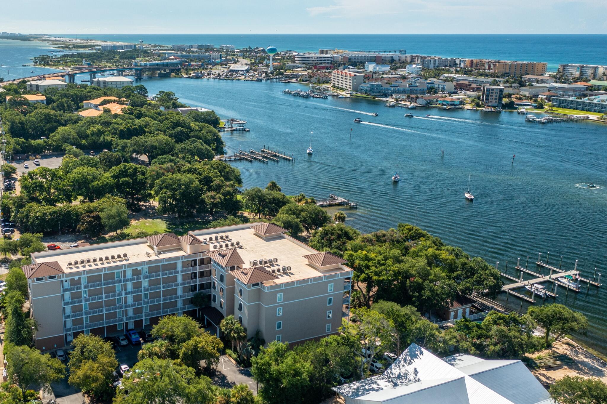 INDIANOLA ON THE WATER - Residential